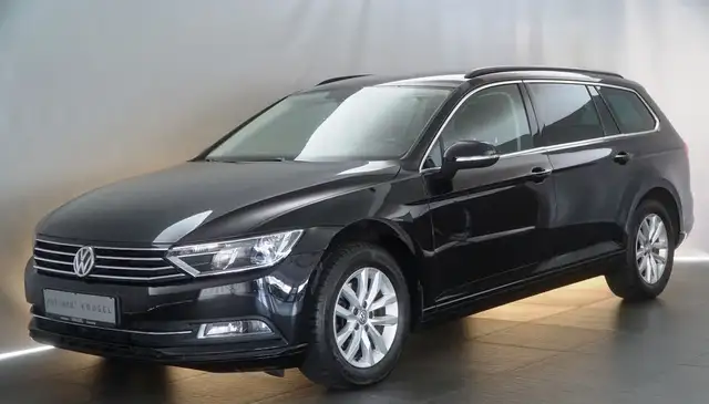 Volkswagen Passat Variant Comfortline Deep Black Perleffekt