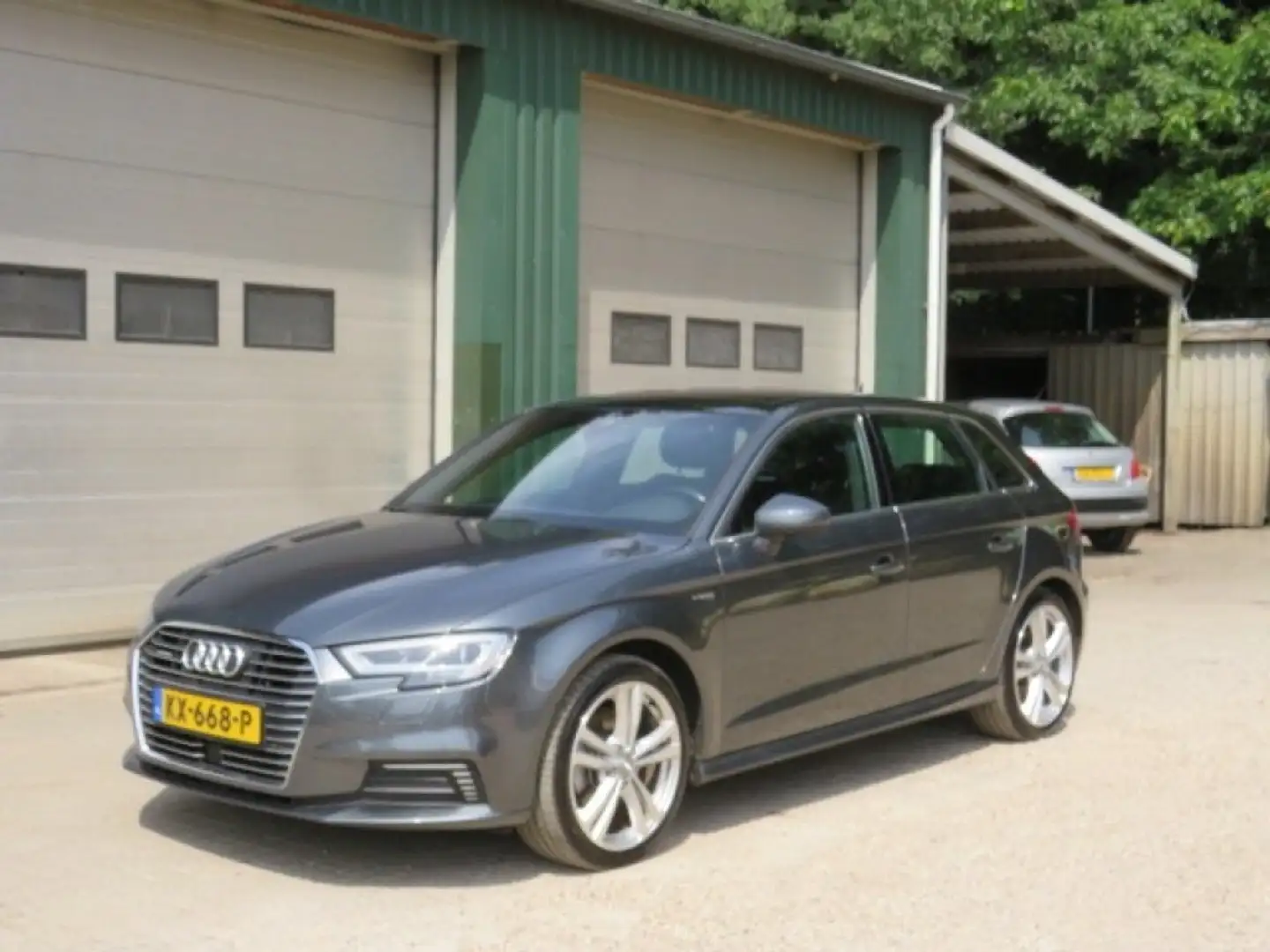 Audi e-tron 1.4 E-TRON LEASE ED. Grijs - 2