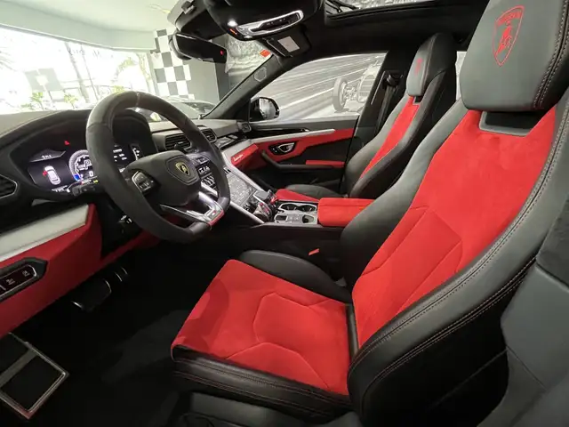 Lamborghini Urus view 11