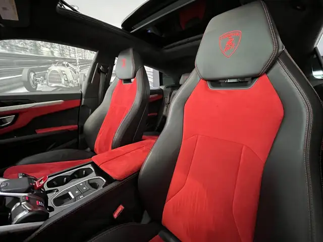 Lamborghini Urus view 12