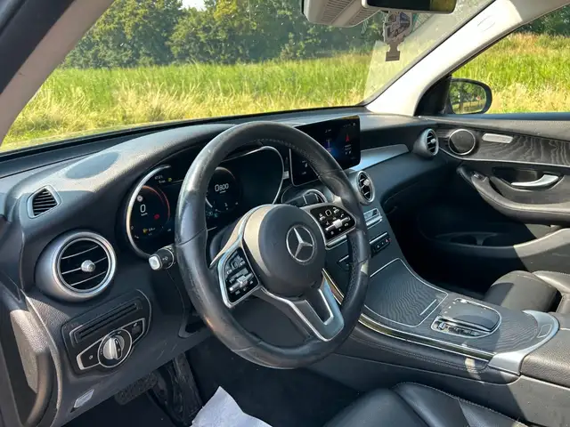 Mercedes-Benz GLC view 14
