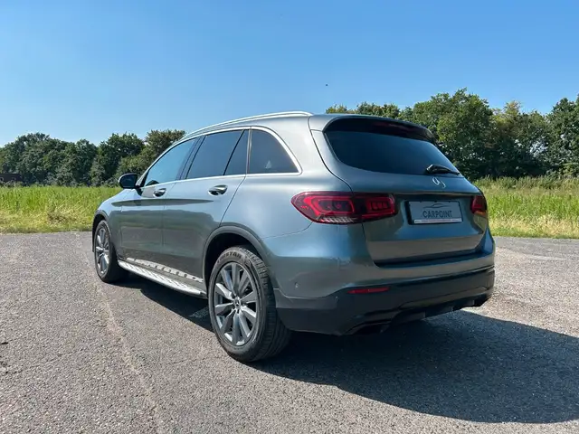 Mercedes-Benz GLC view 3