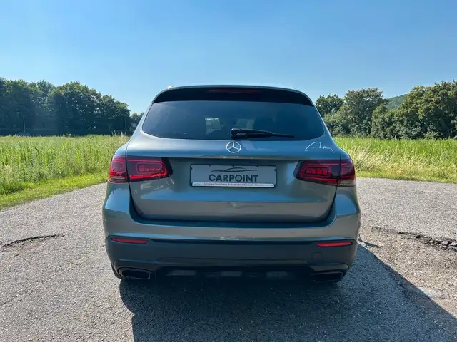 Mercedes-Benz GLC view 4