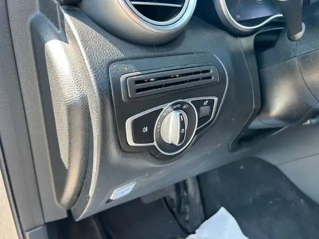 Mercedes-Benz GLC view 13