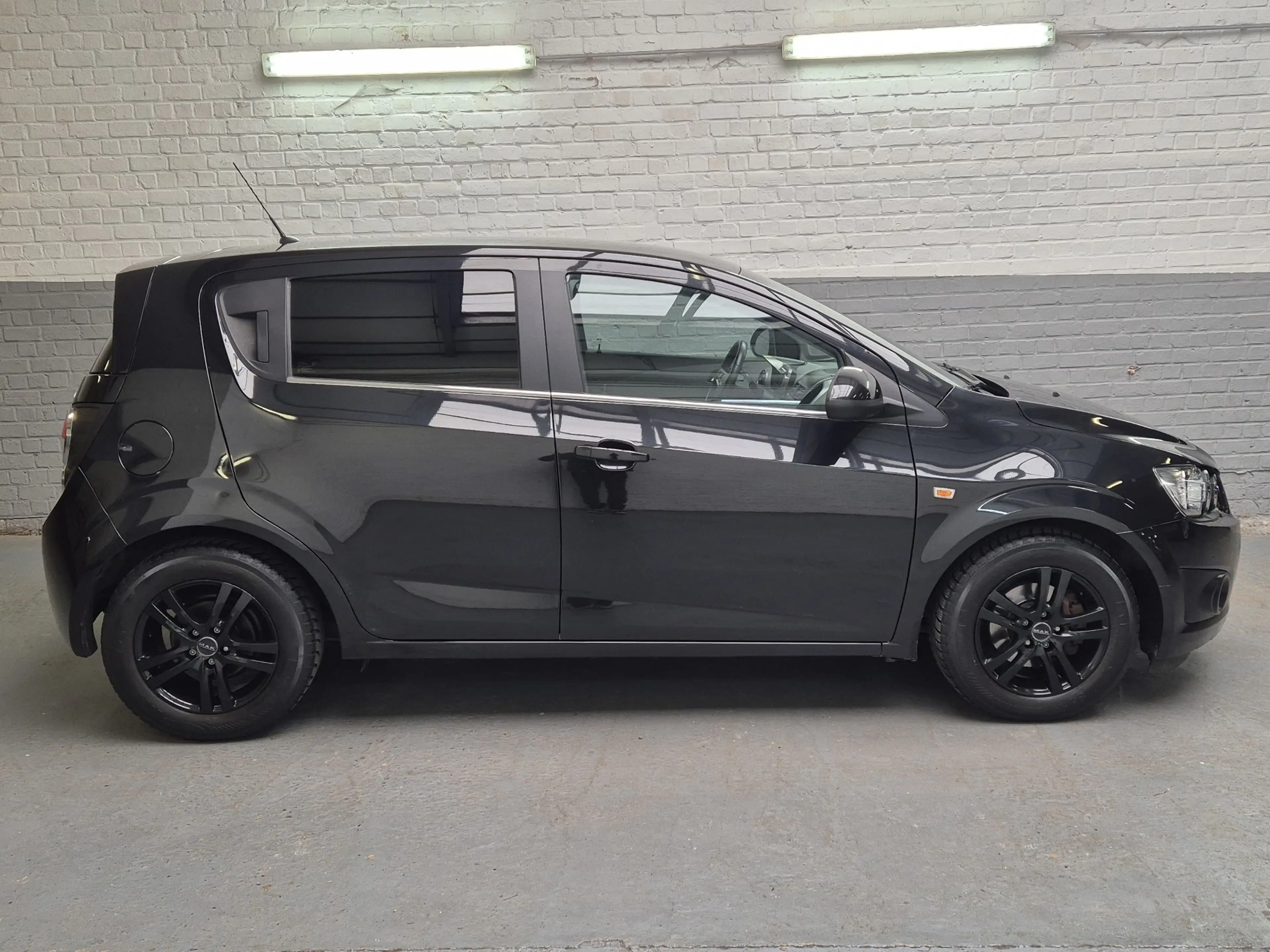 Chevrolet Aveo Aveo hatchback 1.6i LTZ- clim.- Très bel état — photo 5