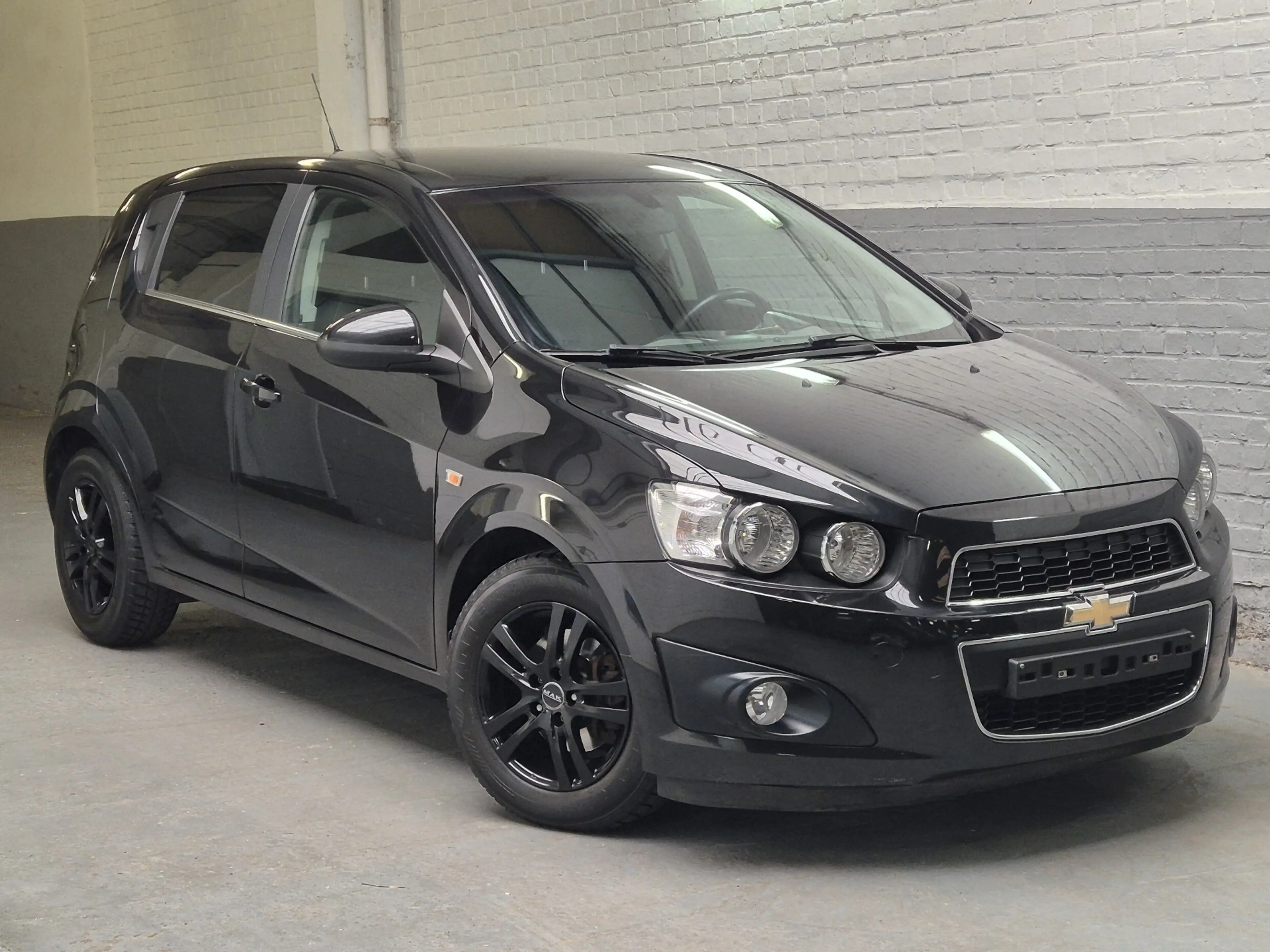 Chevrolet Aveo Aveo hatchback 1.6i LTZ- clim.- Très bel état