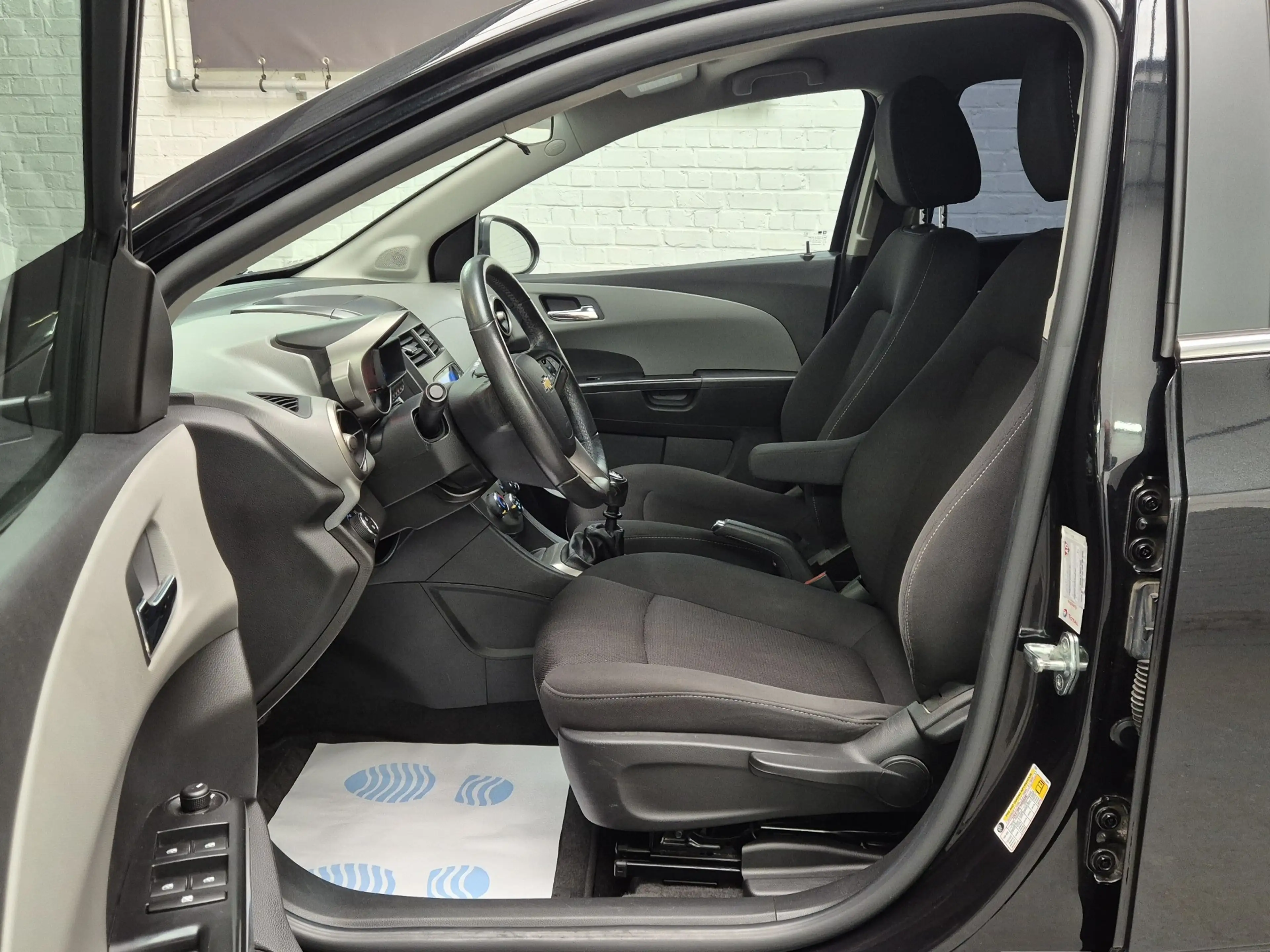 Chevrolet Aveo Aveo hatchback 1.6i LTZ- clim.- Très bel état — photo 8