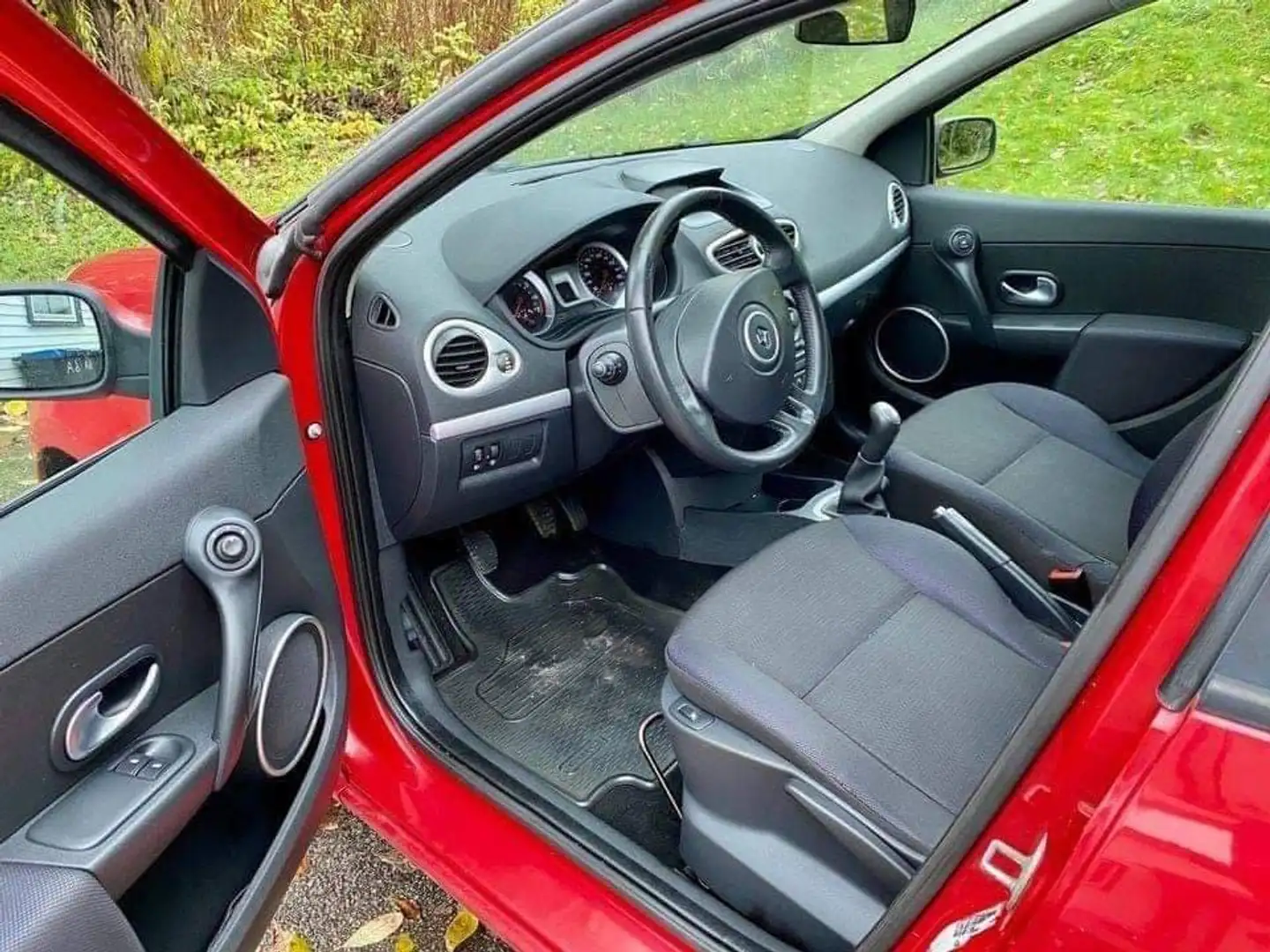 Renault Clio 3 Roşu - 2