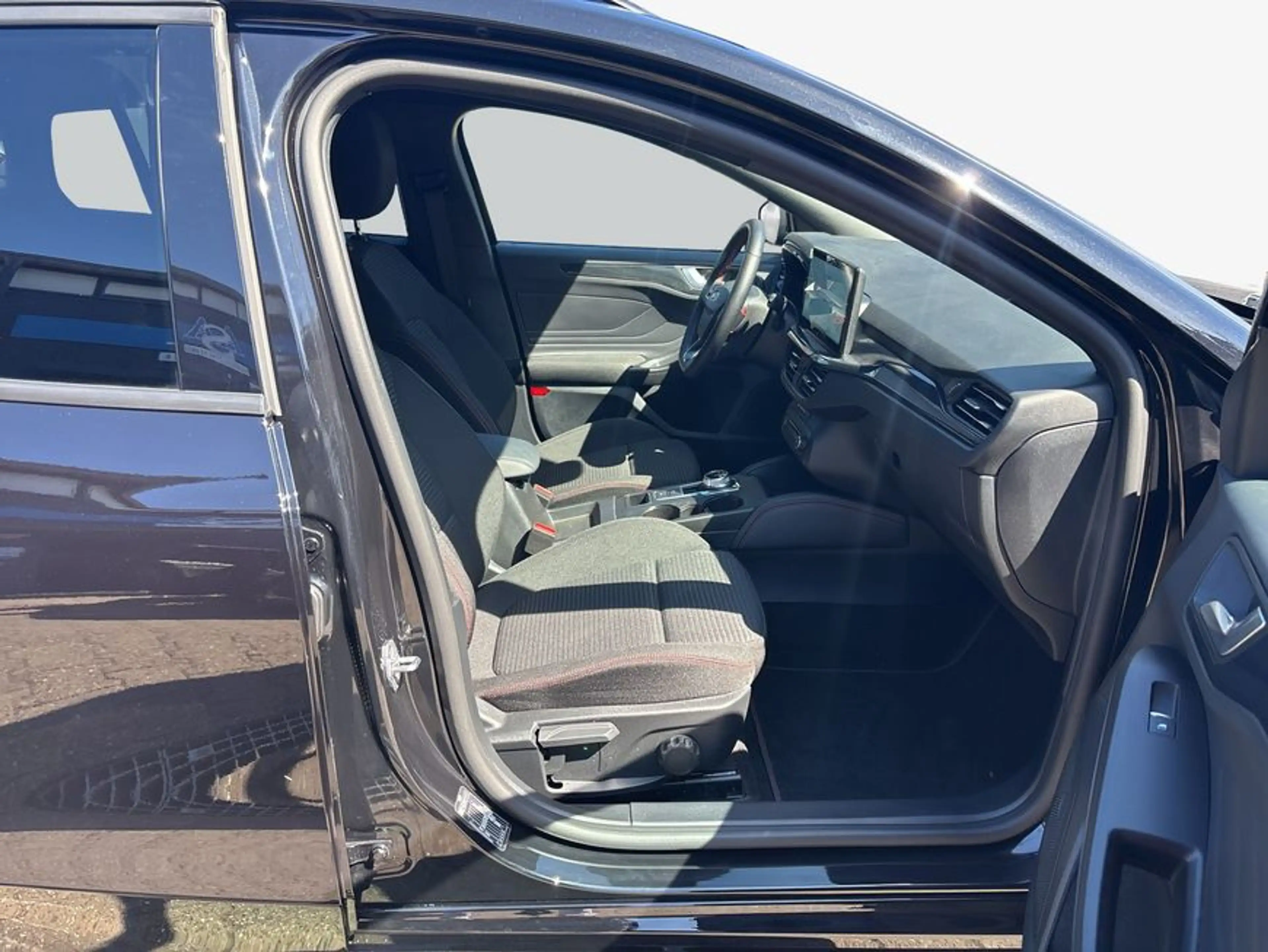 Ford Focus Turnier 1.5 EcoBlue Start-Stopp-System Aut. — photo 12