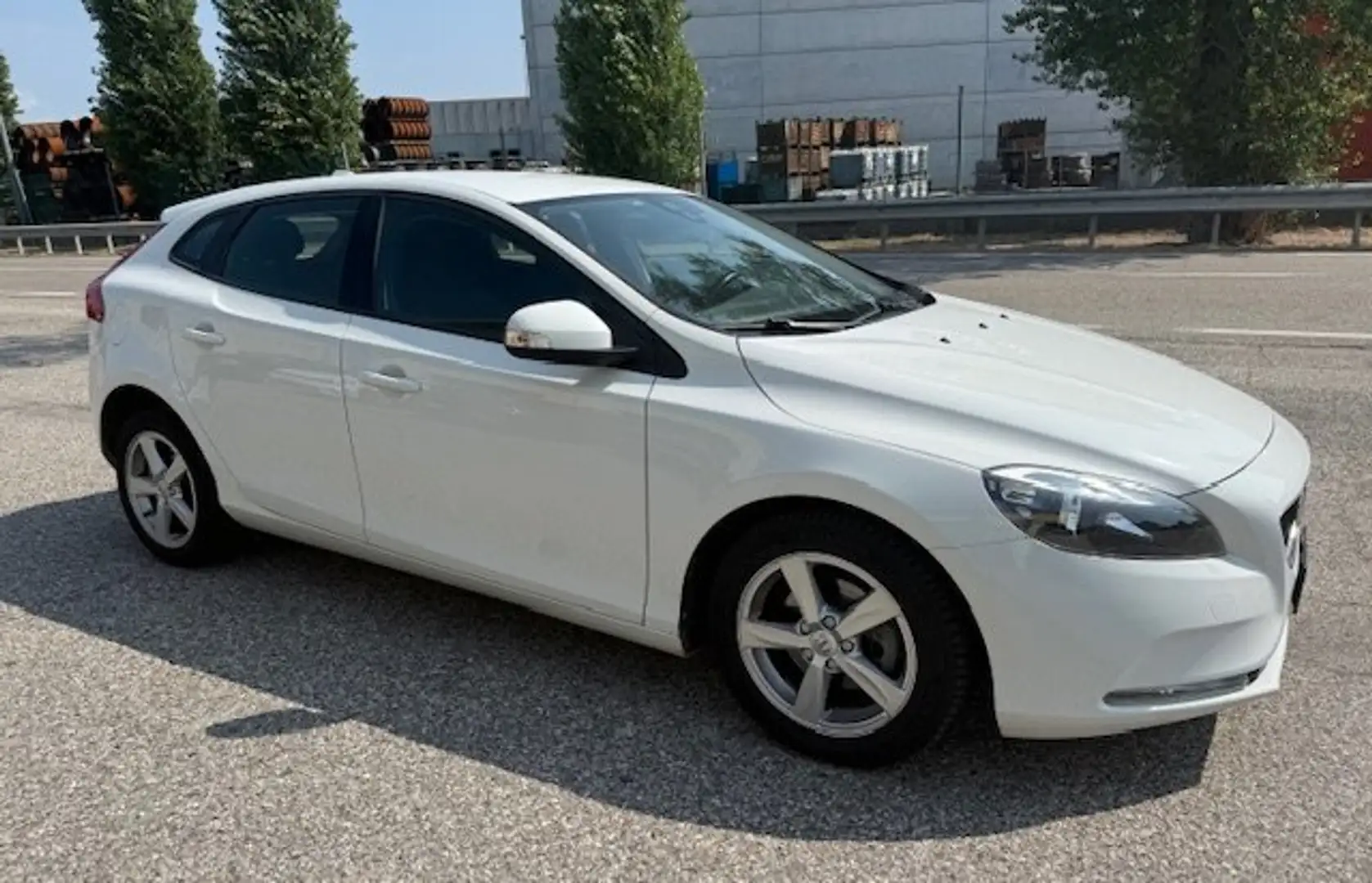 Volvo V40 V40 II 2012 2.0 d2 Kinetic my18 Bianco - 1