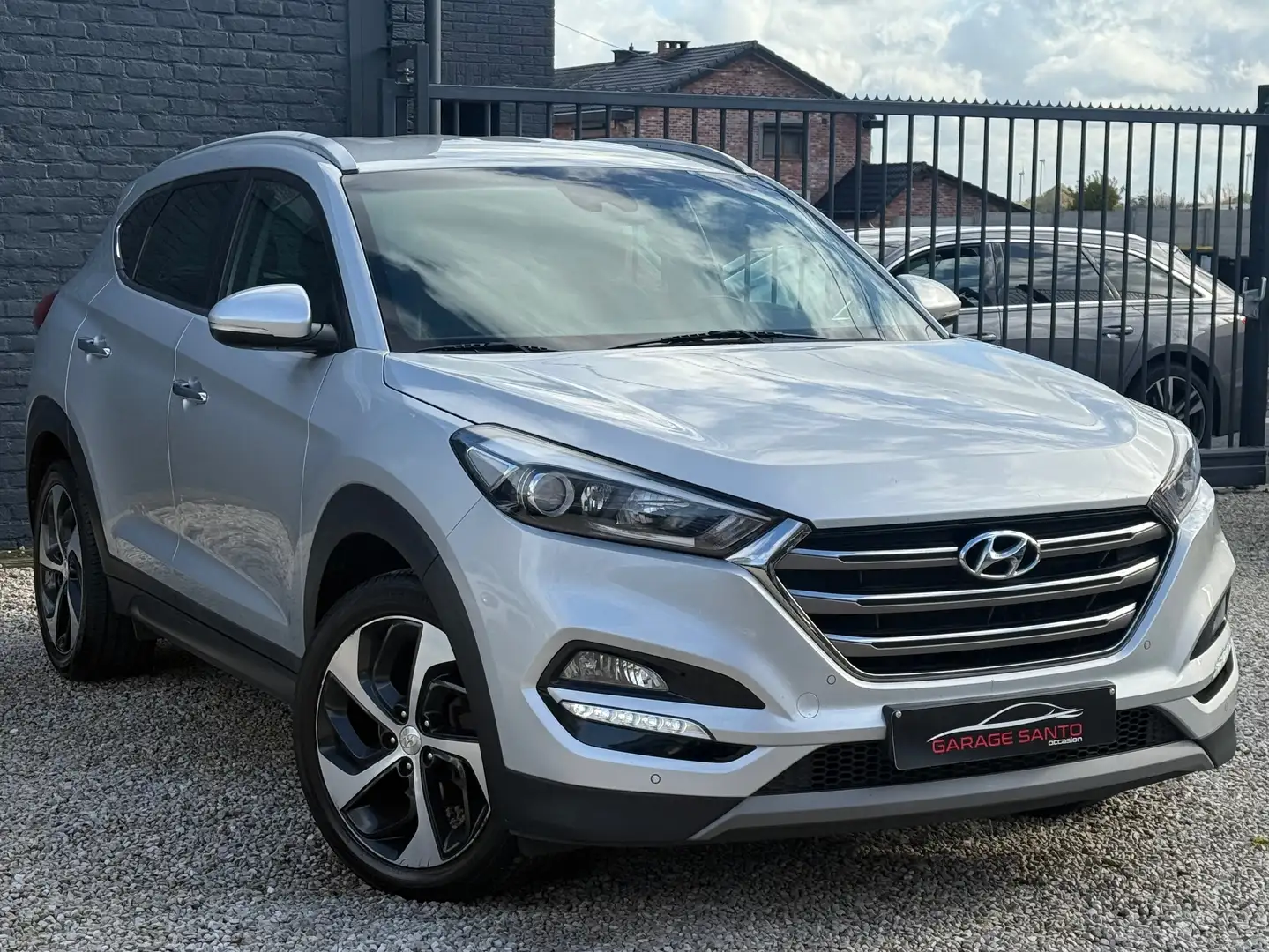 Hyundai TUCSON ! RÉSERVÉE ! RÉSERVÉE ! Gris - 2