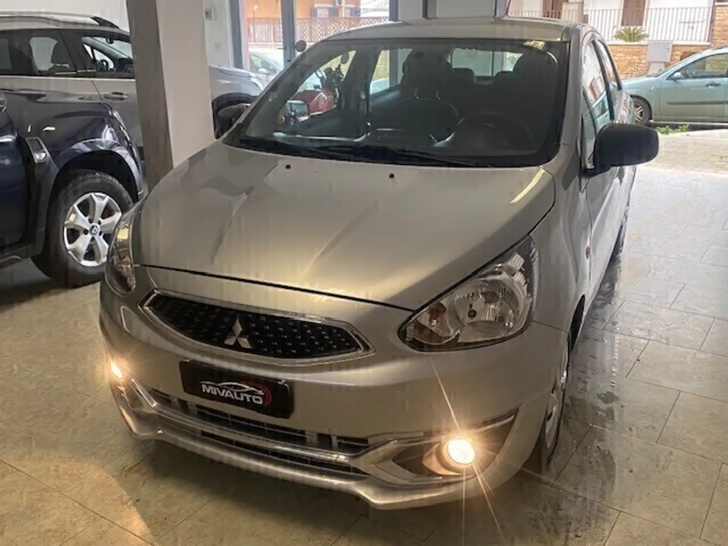 Mitsubishi Space Star Space Star 1.0 Invite Gris - 2