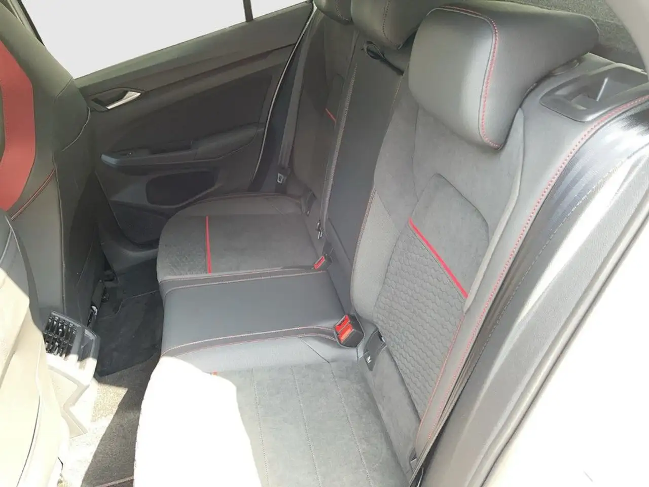 Volkswagen Golf GTI Golf 2.0 TSI DSG GTI Clubsport Navi LEDplus SHZ 9