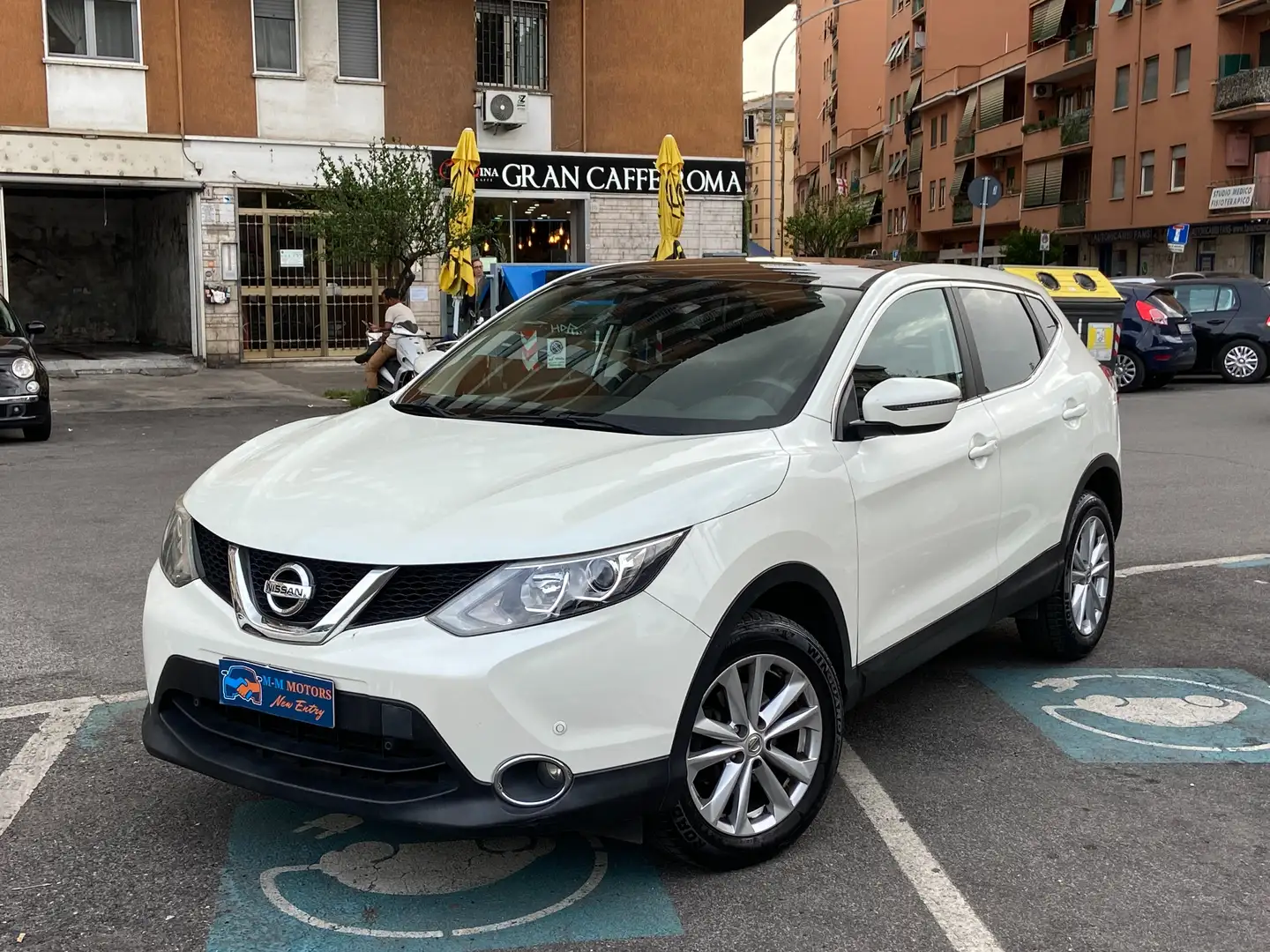 Nissan Qashqai Qashqai 1.5 dci Tekna 110cv 2a serie Blanc - 1