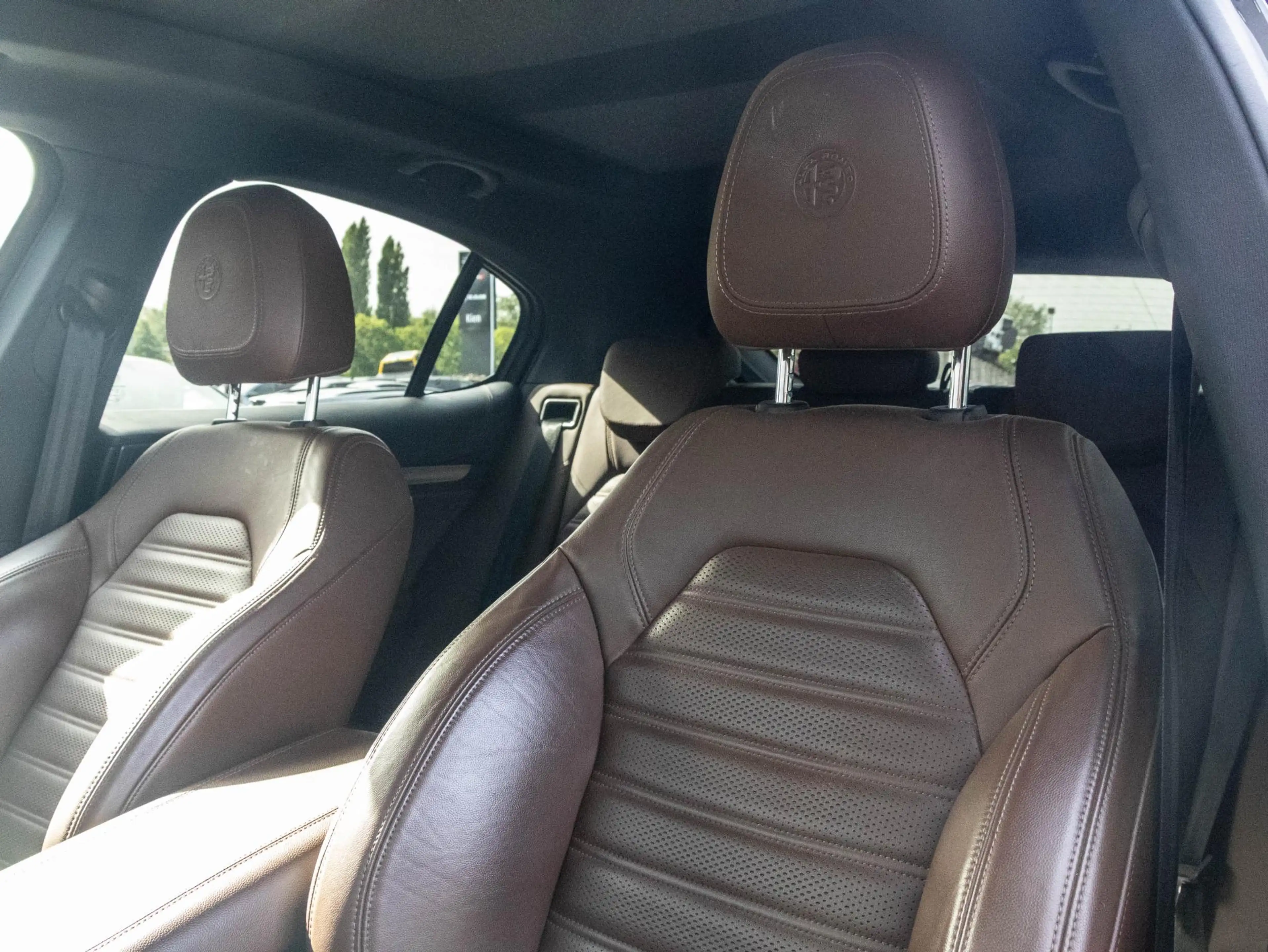 Alfa Romeo Stelvio 2.0 T AWD B-Tech | Pano| Memory | ACC | 20" — photo 8