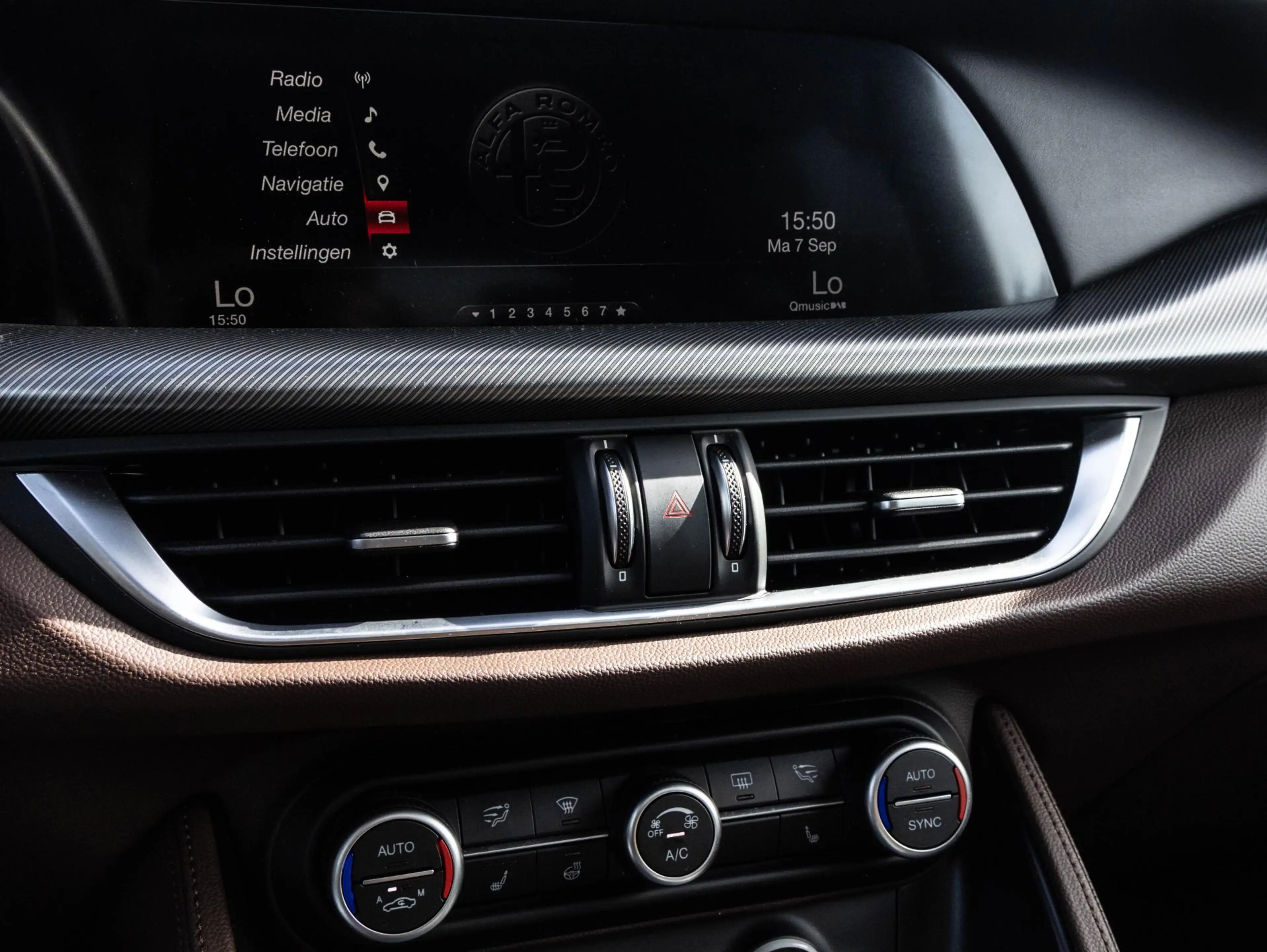 Alfa Romeo Stelvio 2.0 T AWD B-Tech | Pano| Memory | ACC | 20" — photo 35