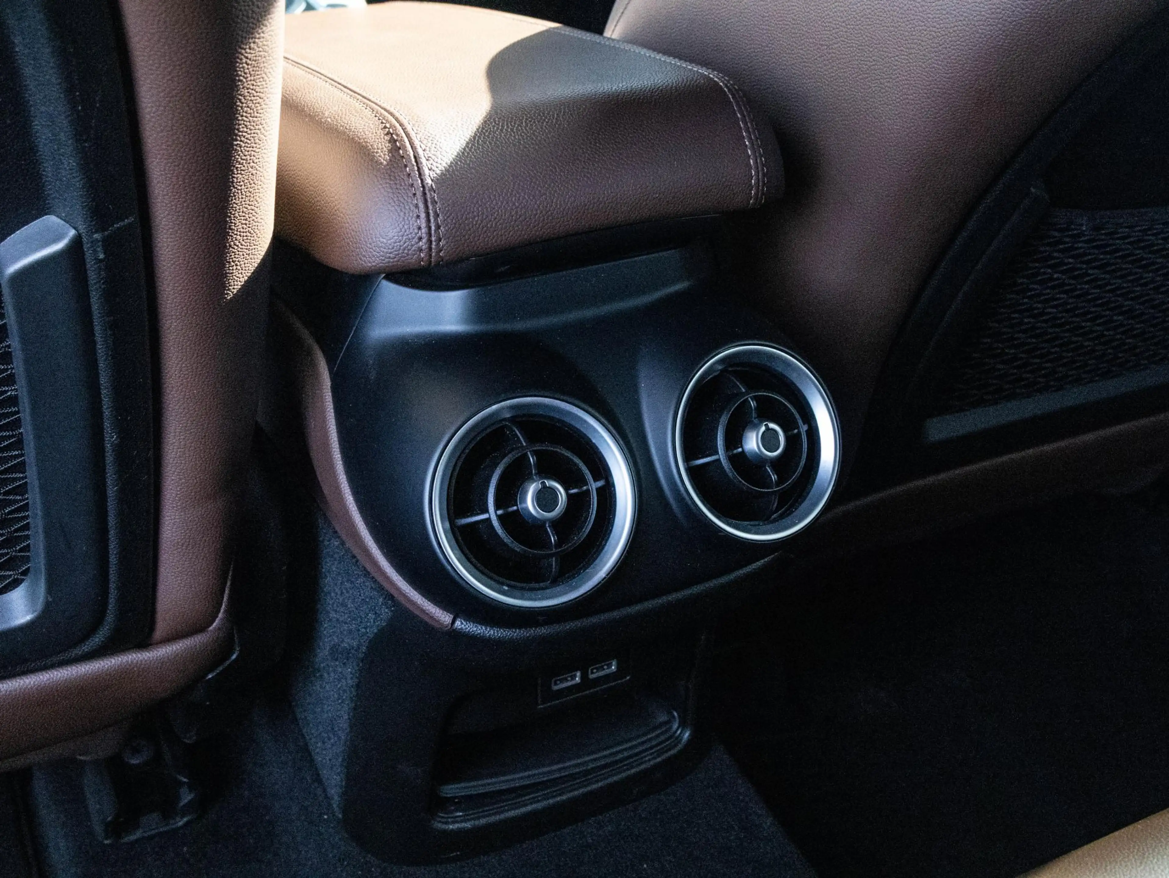 Alfa Romeo Stelvio 2.0 T AWD B-Tech | Pano| Memory | ACC | 20" — photo 37