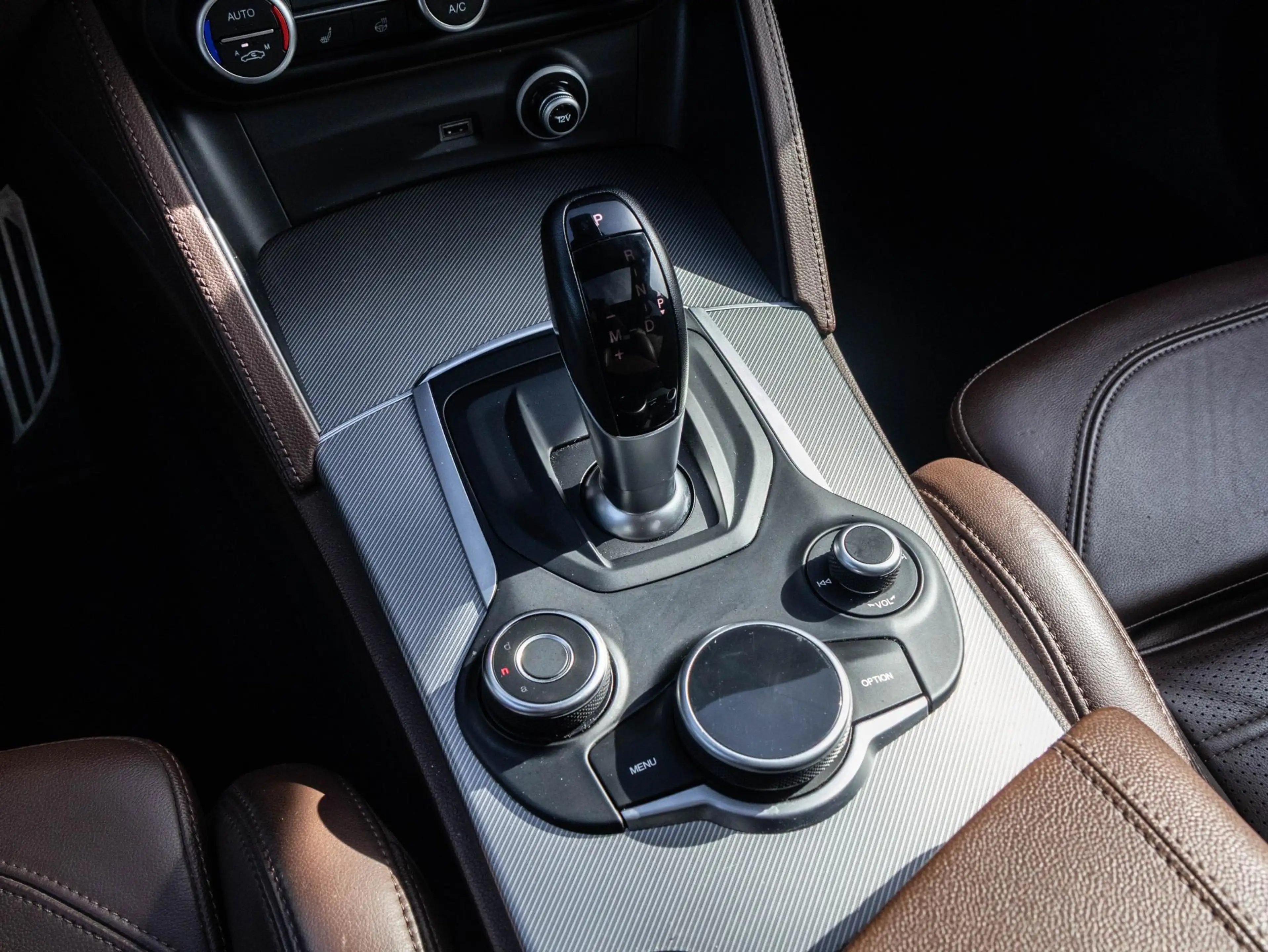 Alfa Romeo Stelvio 2.0 T AWD B-Tech | Pano| Memory | ACC | 20" — photo 28