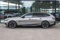 BMW i5 Touring M60 xDrive M Sport / Panoramadak / Trekhaa Grijs - thumbnail 8