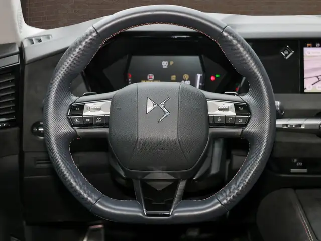 DS Automobiles DS 4 view 14