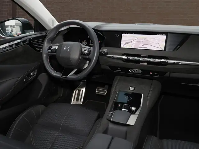 DS Automobiles DS 4 view 12