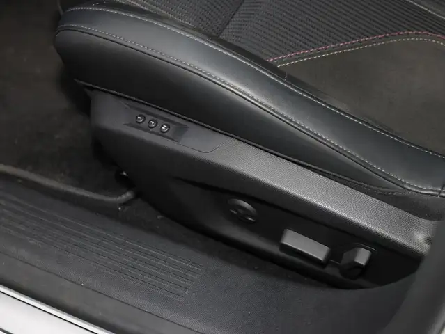 DS Automobiles DS 4 view 7