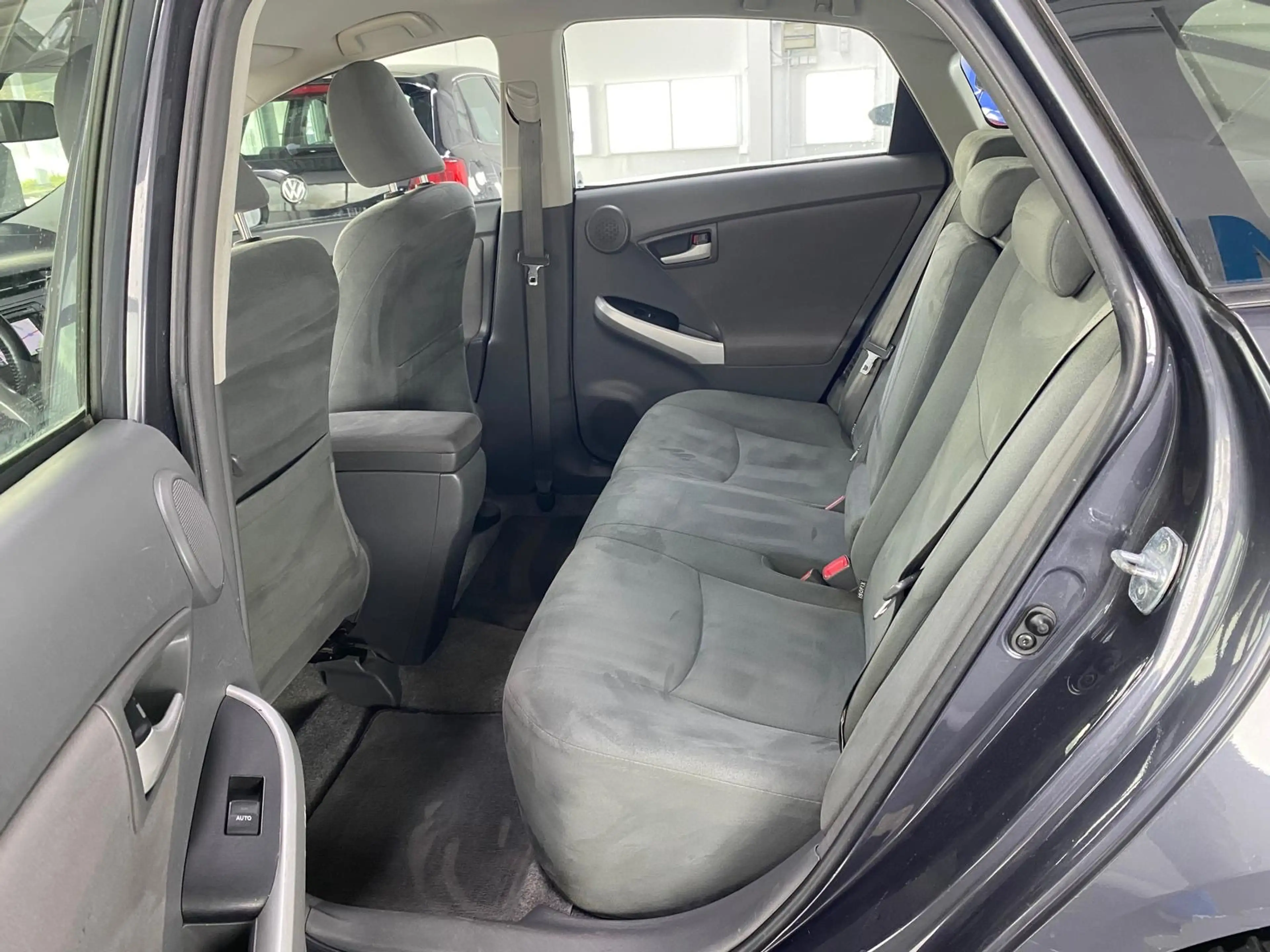 Toyota Prius Hybrid 1.8i VVT-i Luna + Buisness Line — photo 9