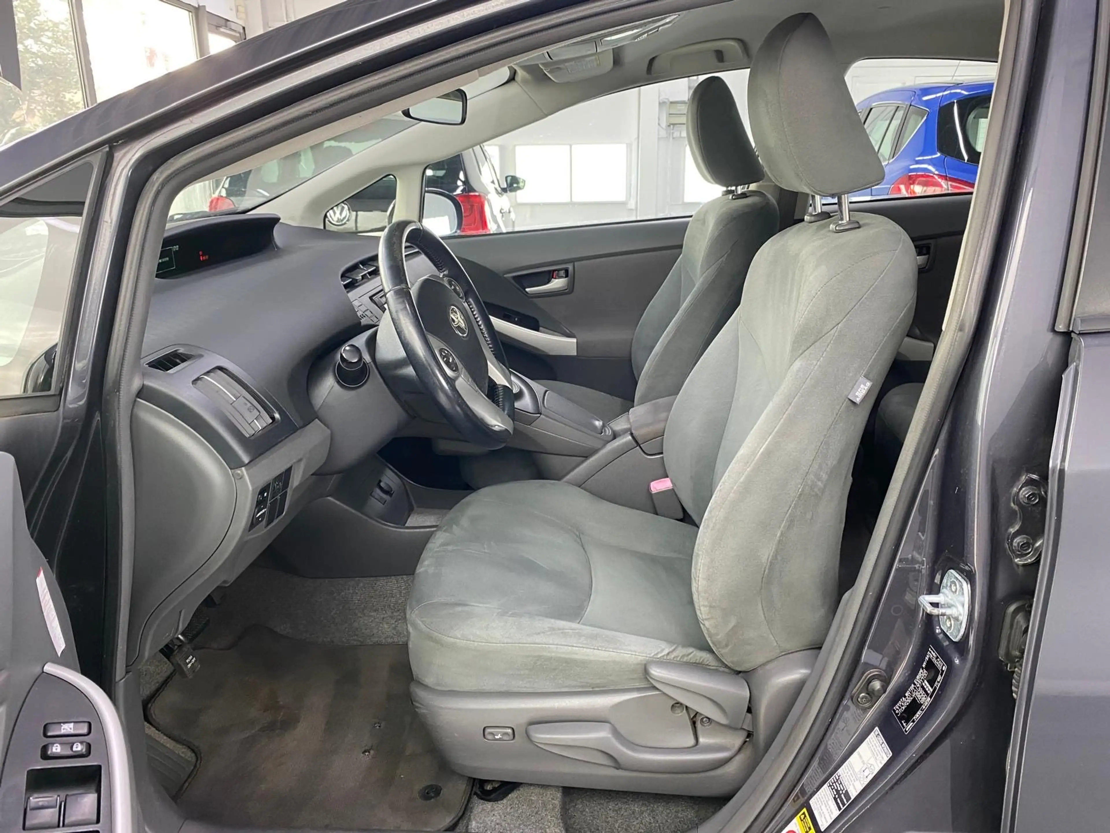 Toyota Prius Hybrid 1.8i VVT-i Luna + Buisness Line — photo 8