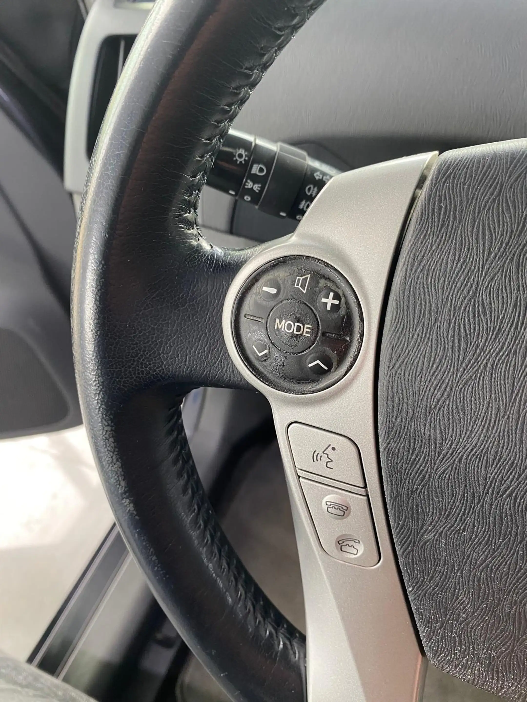 Toyota Prius Hybrid 1.8i VVT-i Luna + Buisness Line — photo 15