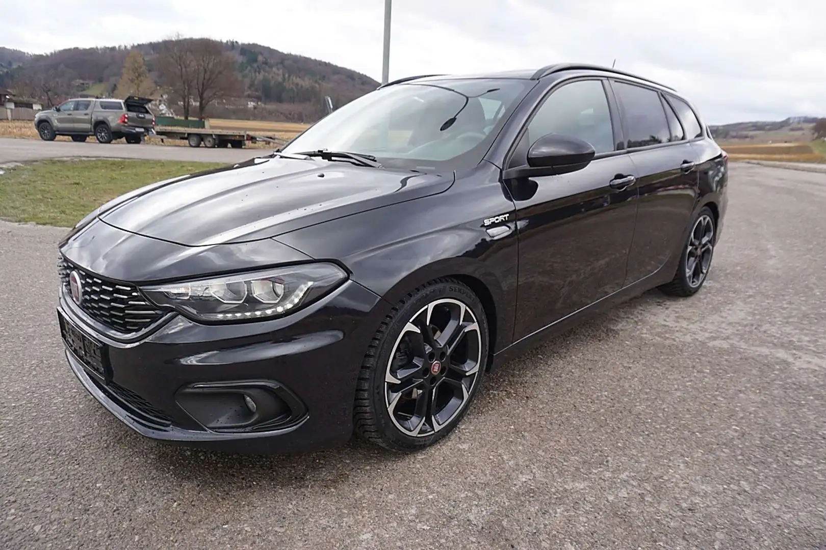 Fiat Tipo MultiJet 120 SCR S-Design Schwarz - 2