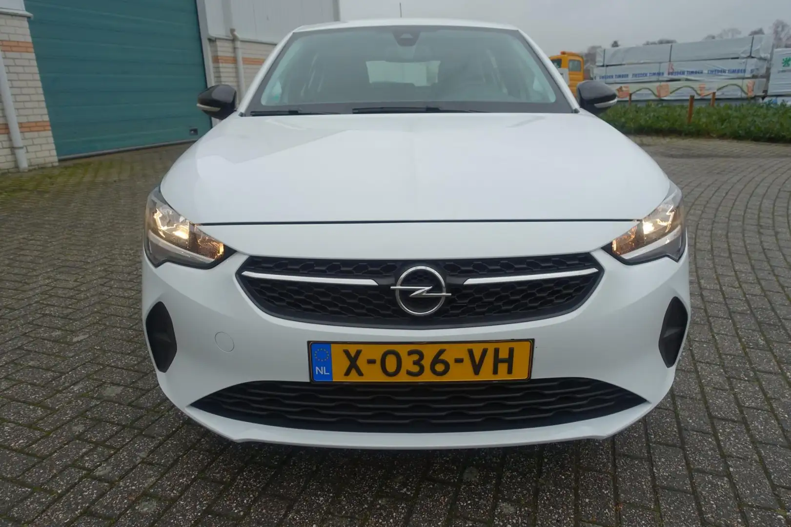 Opel Corsa 1.2 - lage km stand Wit - 2