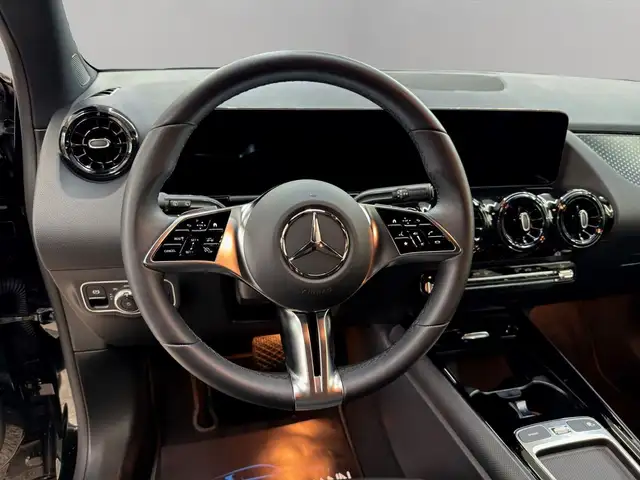 Mercedes-Benz Gla view 11