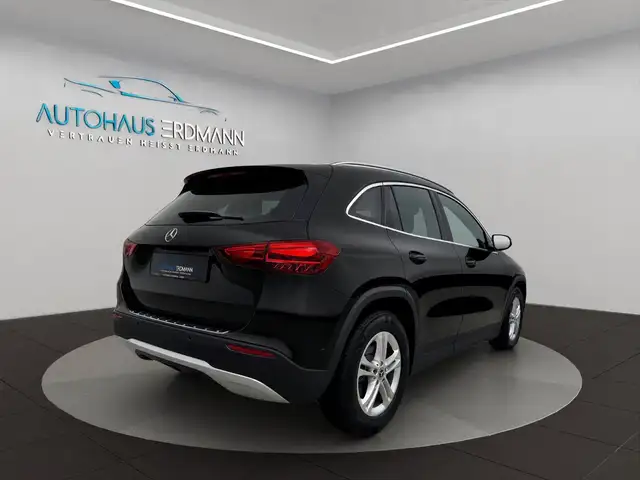Mercedes-Benz Gla view 4