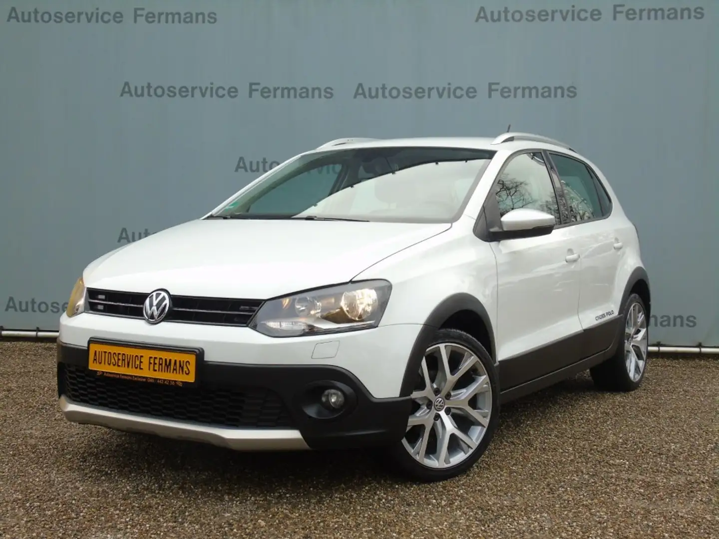 Volkswagen Cross 1.2TSI - 2017 - 96DKM - 17- Airco Alb - 1