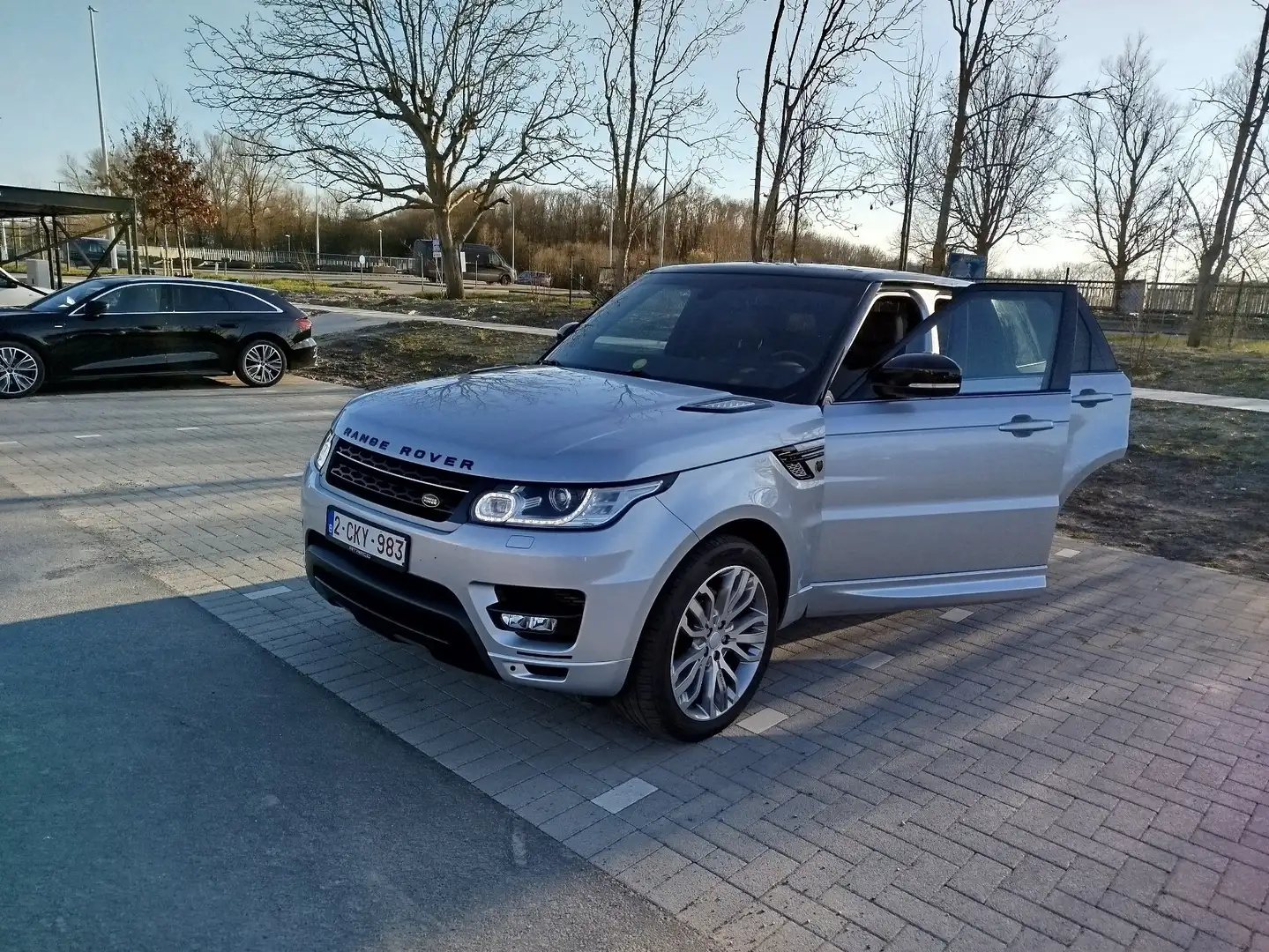Land Rover Range Rover Sport TDV6 HSE Stříbrná - 2