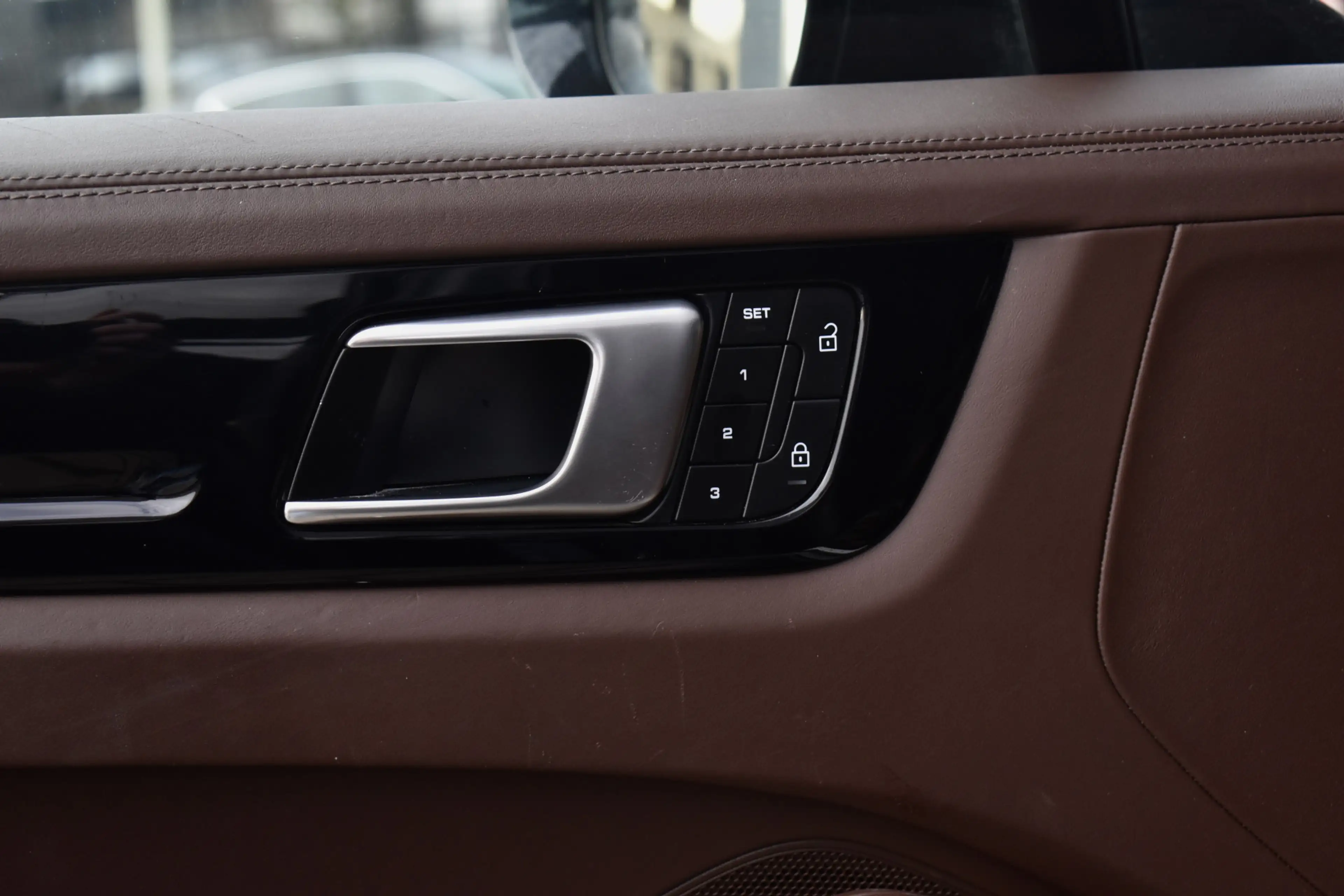 Porsche Cayenne Coupé 3.0 E-Hybrid Platinum Edition SportDesign | — photo 20