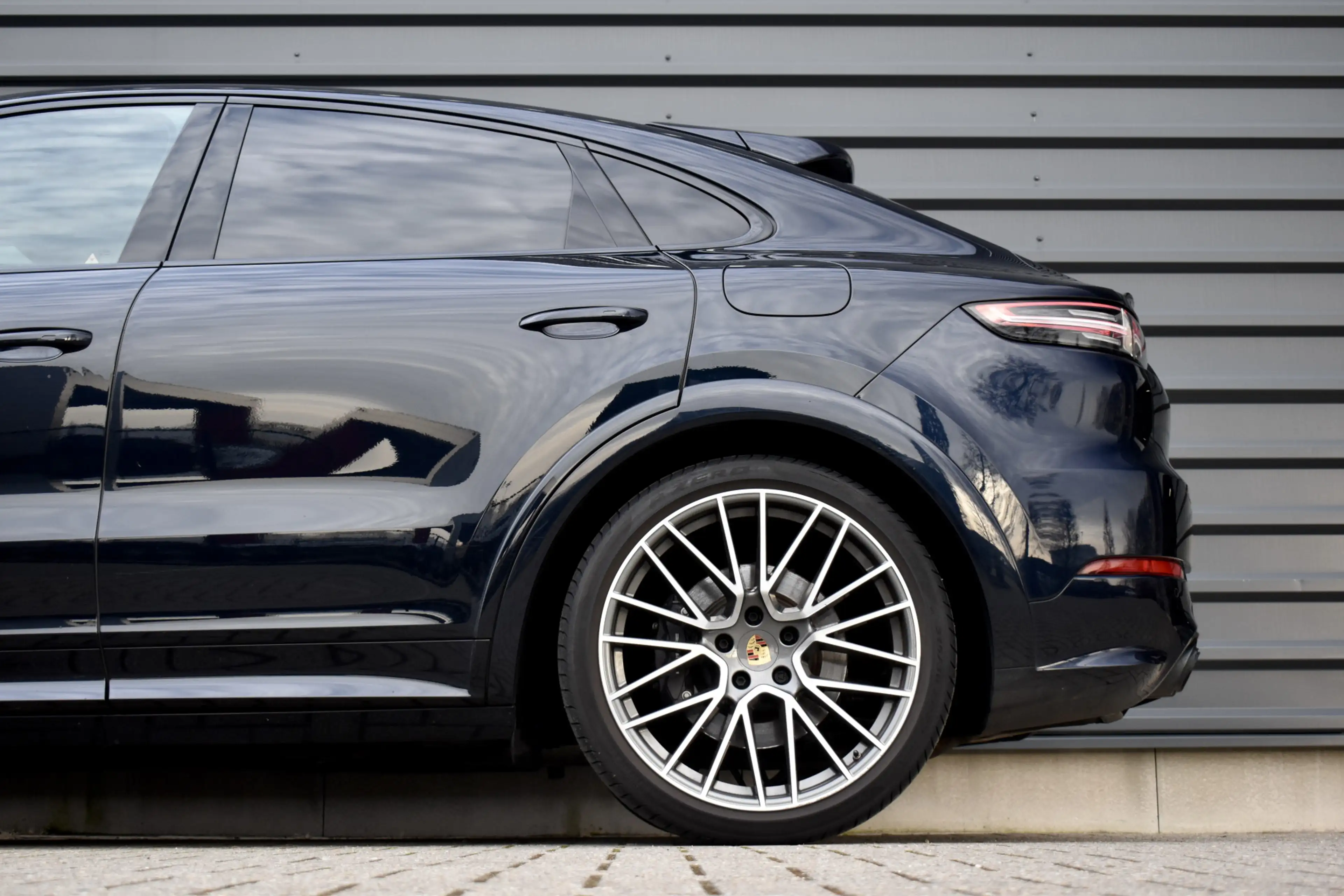 Porsche Cayenne Coupé 3.0 E-Hybrid Platinum Edition SportDesign | — photo 41
