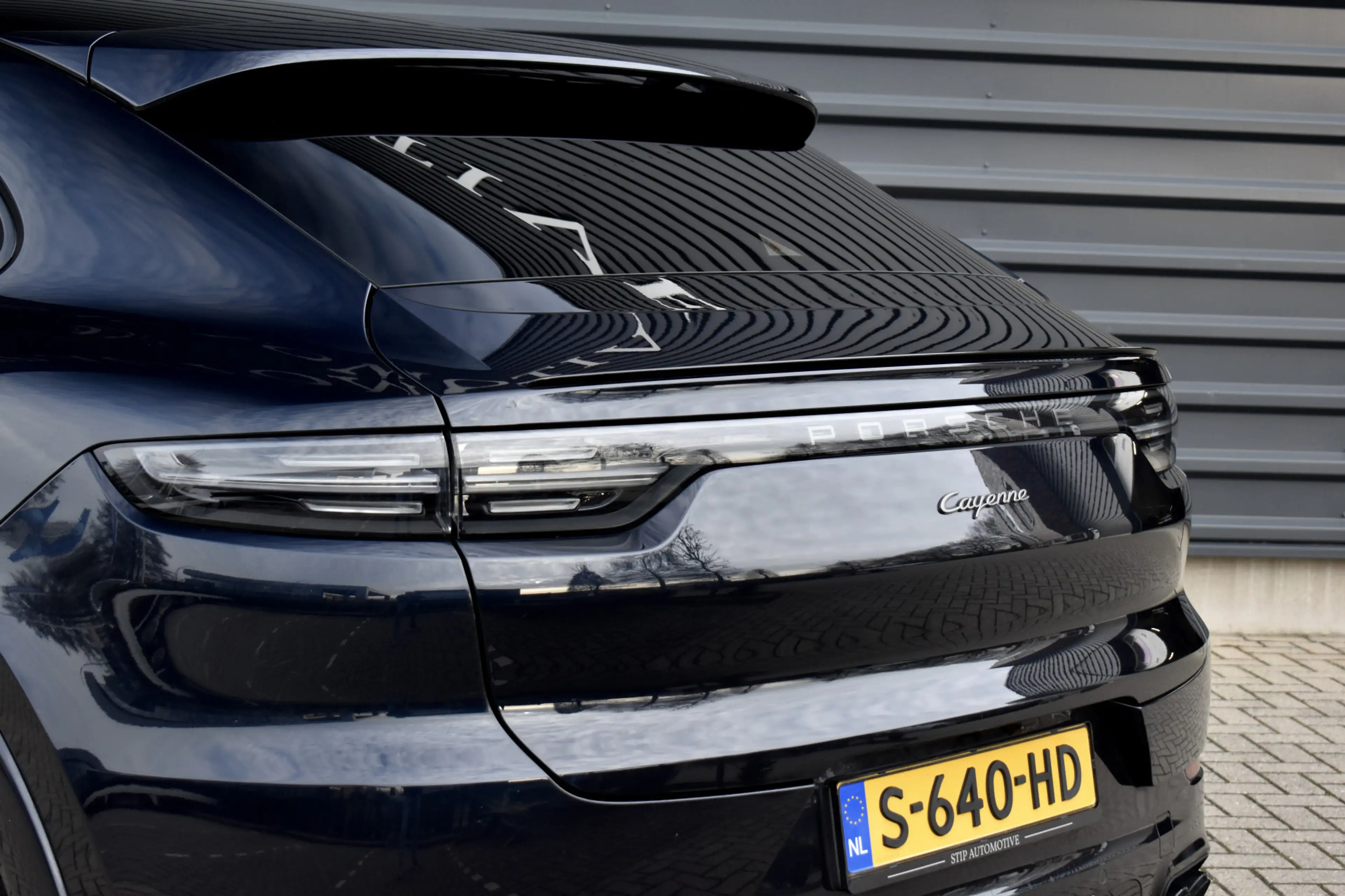 Porsche Cayenne Coupé 3.0 E-Hybrid Platinum Edition SportDesign | — photo 42