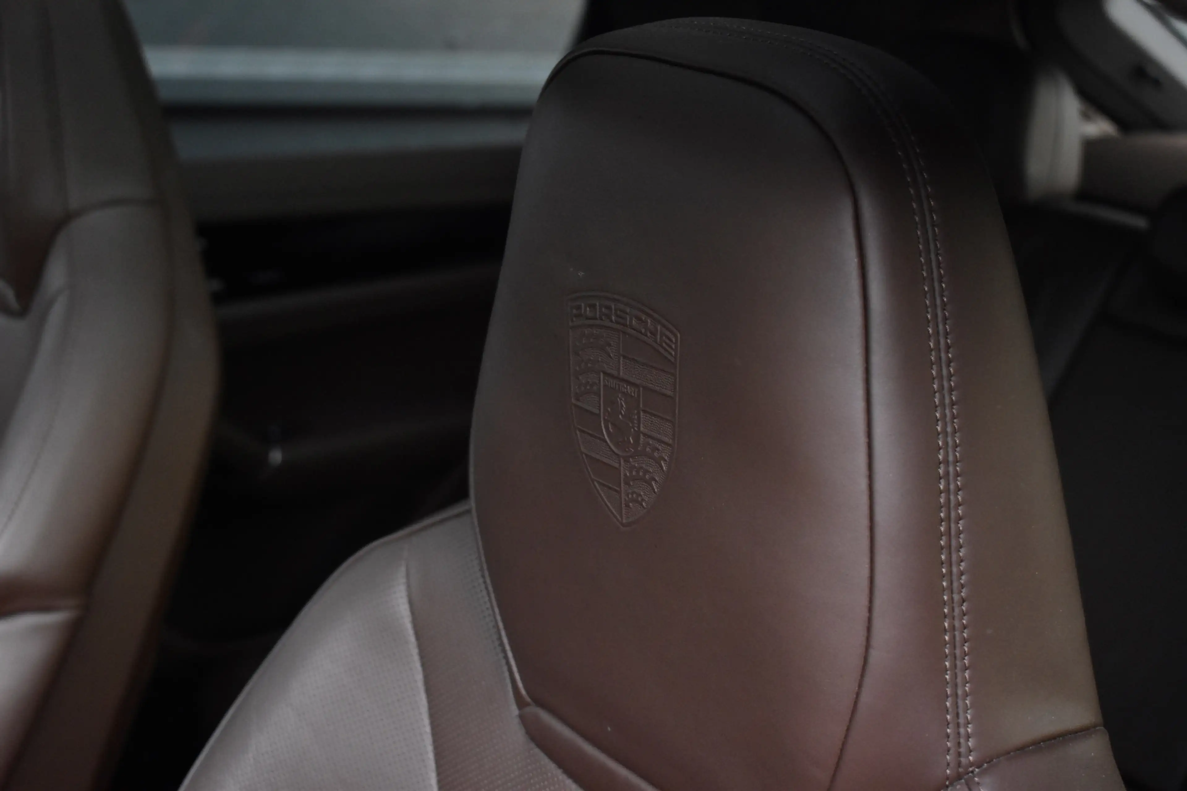 Porsche Cayenne Coupé 3.0 E-Hybrid Platinum Edition SportDesign | — photo 21