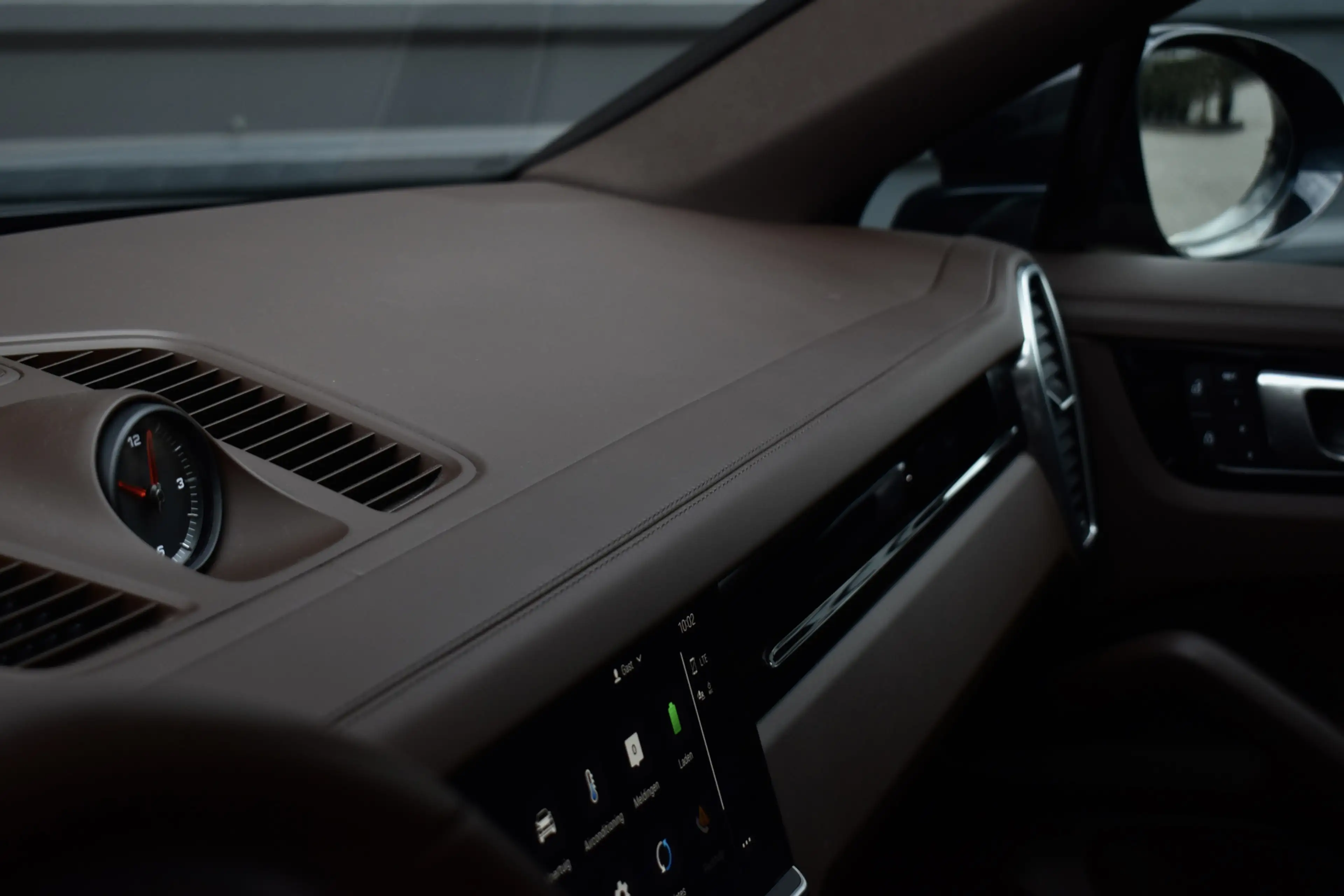 Porsche Cayenne Coupé 3.0 E-Hybrid Platinum Edition SportDesign | — photo 33