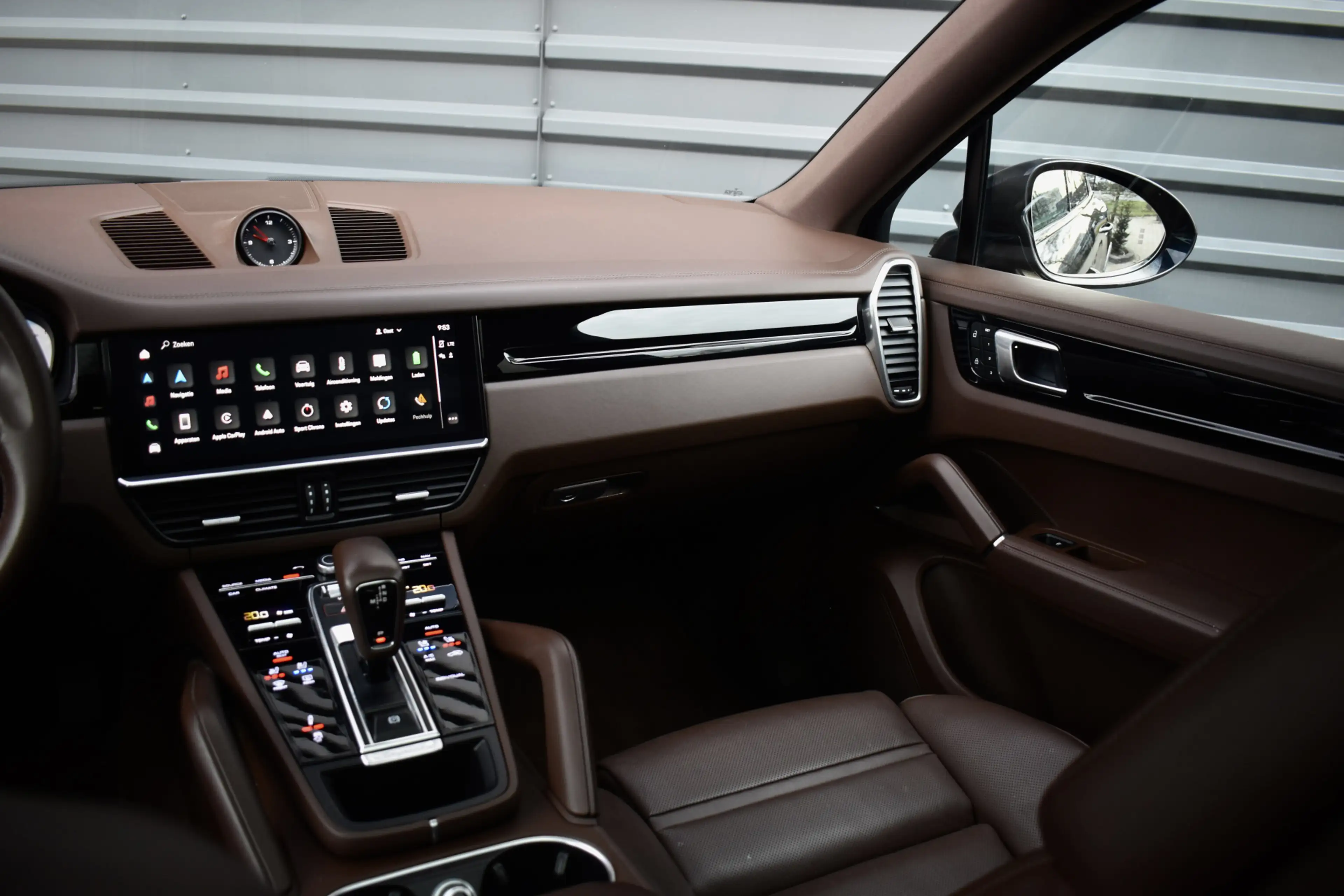 Porsche Cayenne Coupé 3.0 E-Hybrid Platinum Edition SportDesign | — photo 32