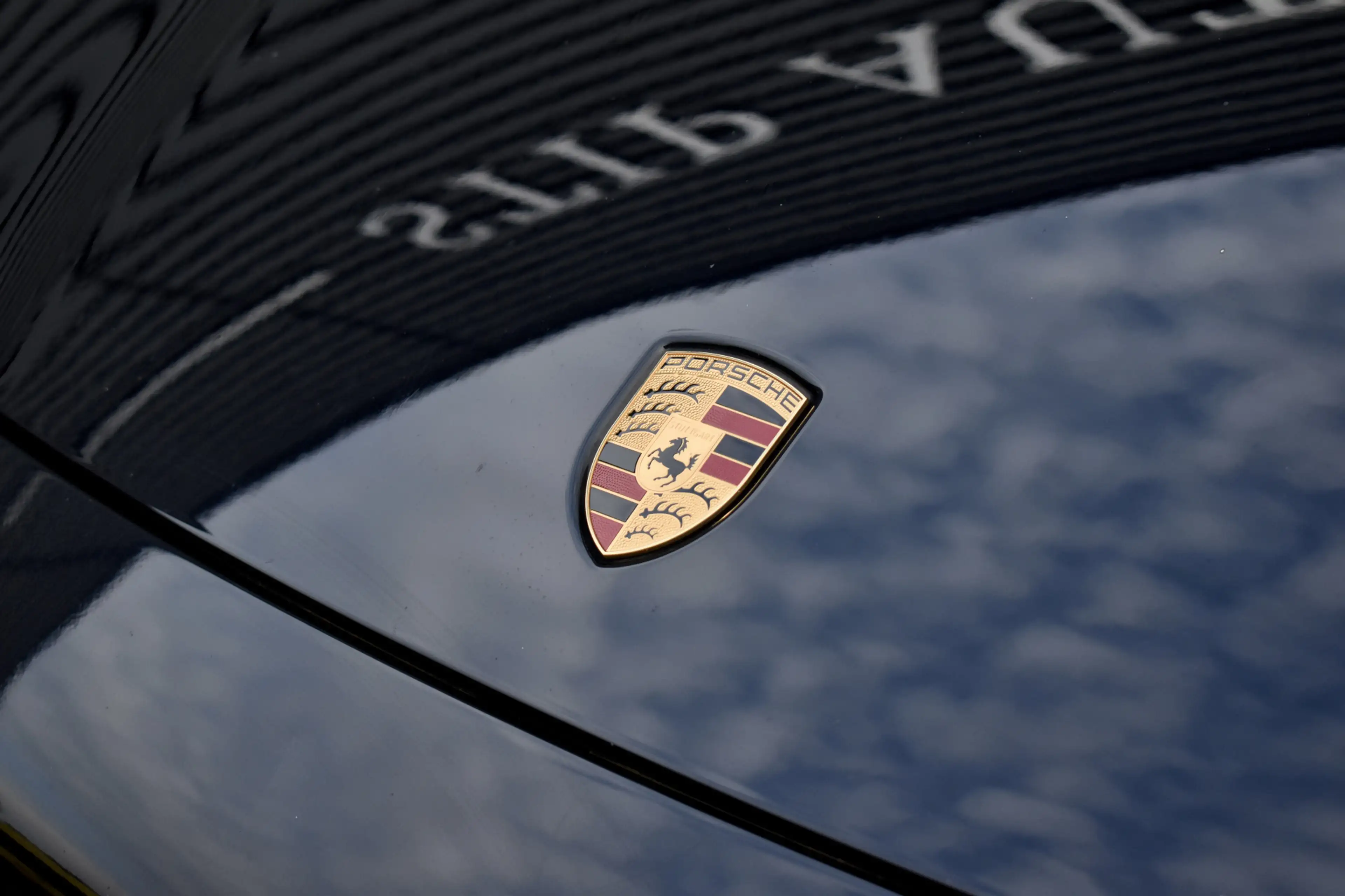Porsche Cayenne Coupé 3.0 E-Hybrid Platinum Edition SportDesign | — photo 46