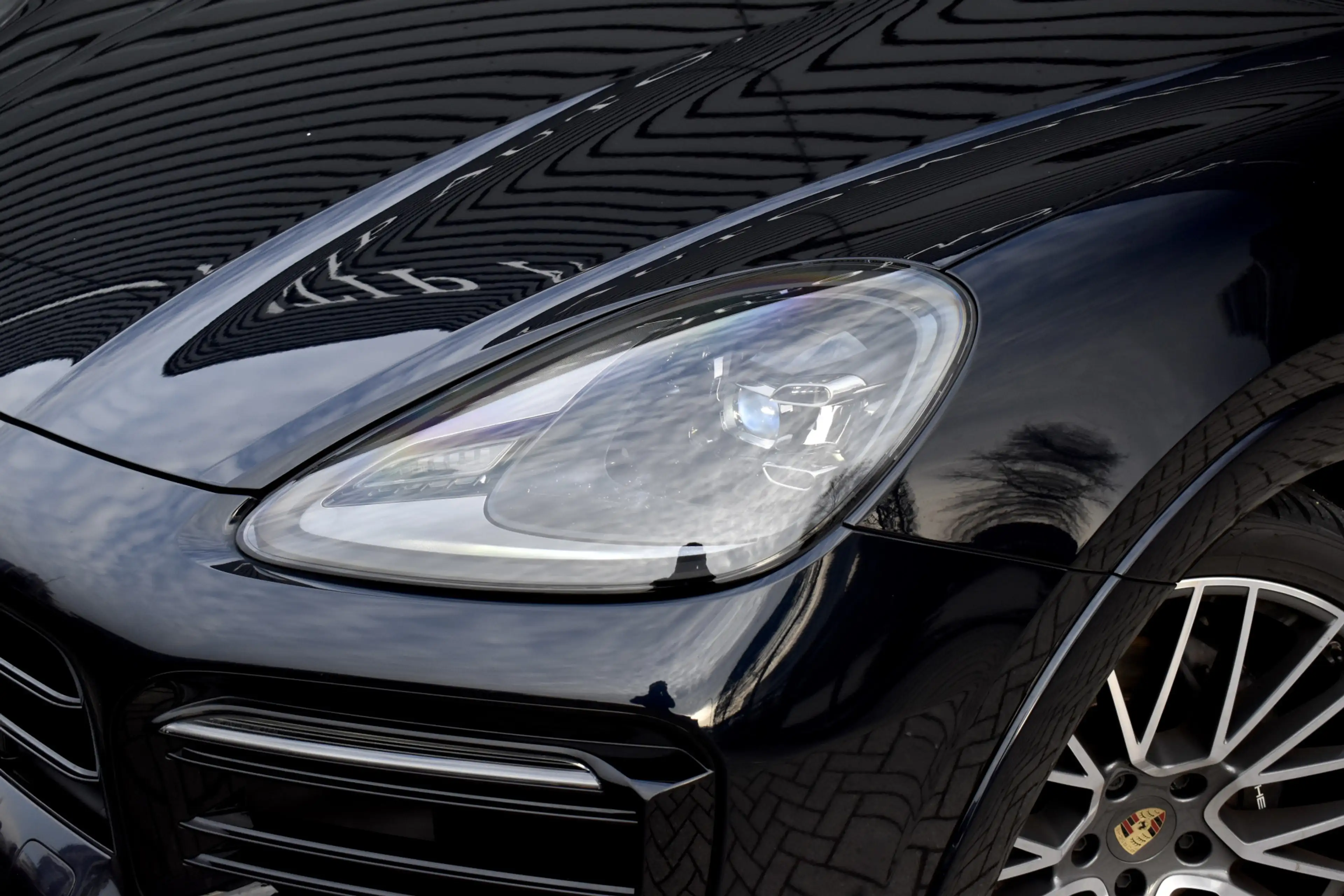 Porsche Cayenne Coupé 3.0 E-Hybrid Platinum Edition SportDesign | — photo 36