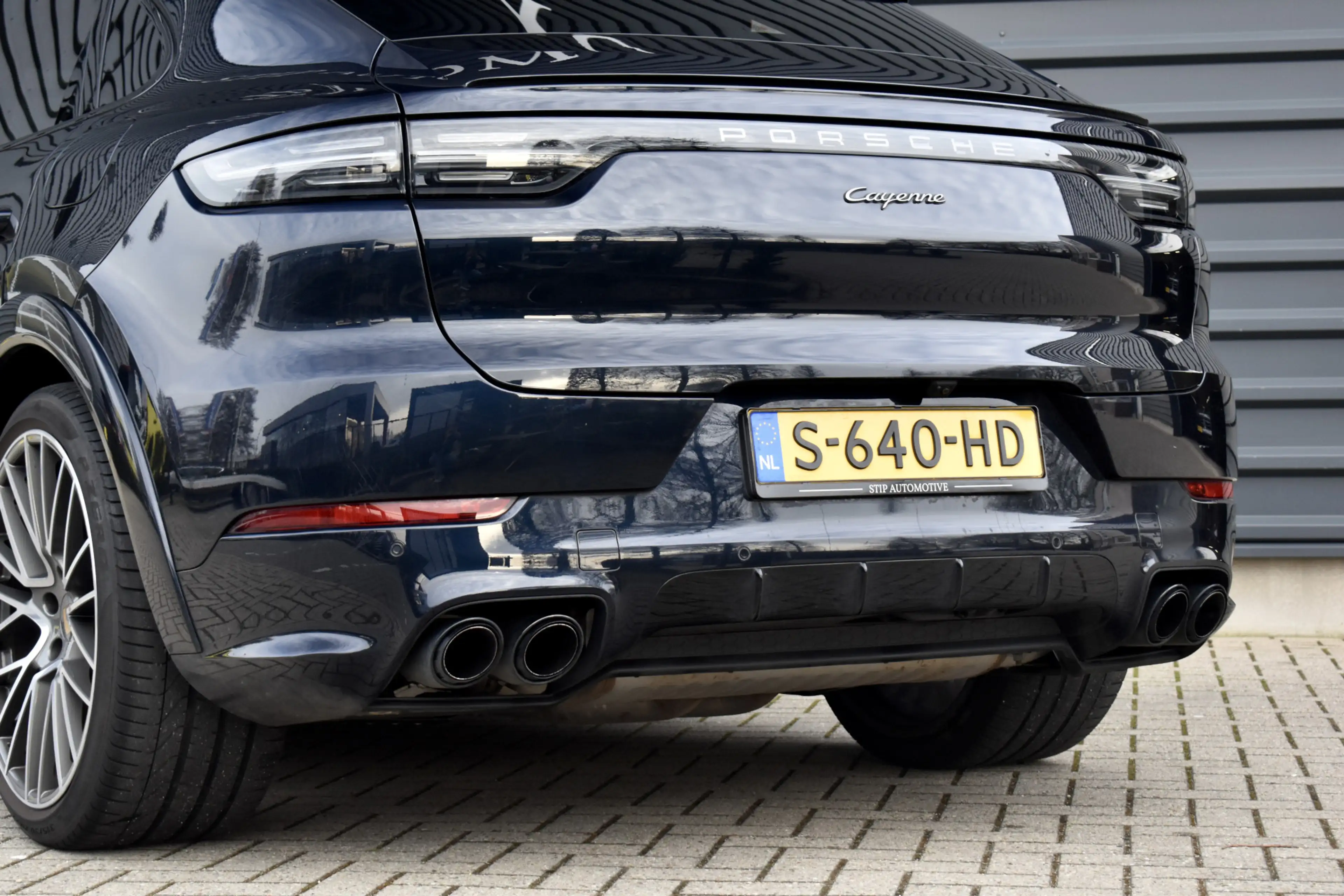 Porsche Cayenne Coupé 3.0 E-Hybrid Platinum Edition SportDesign | — photo 40