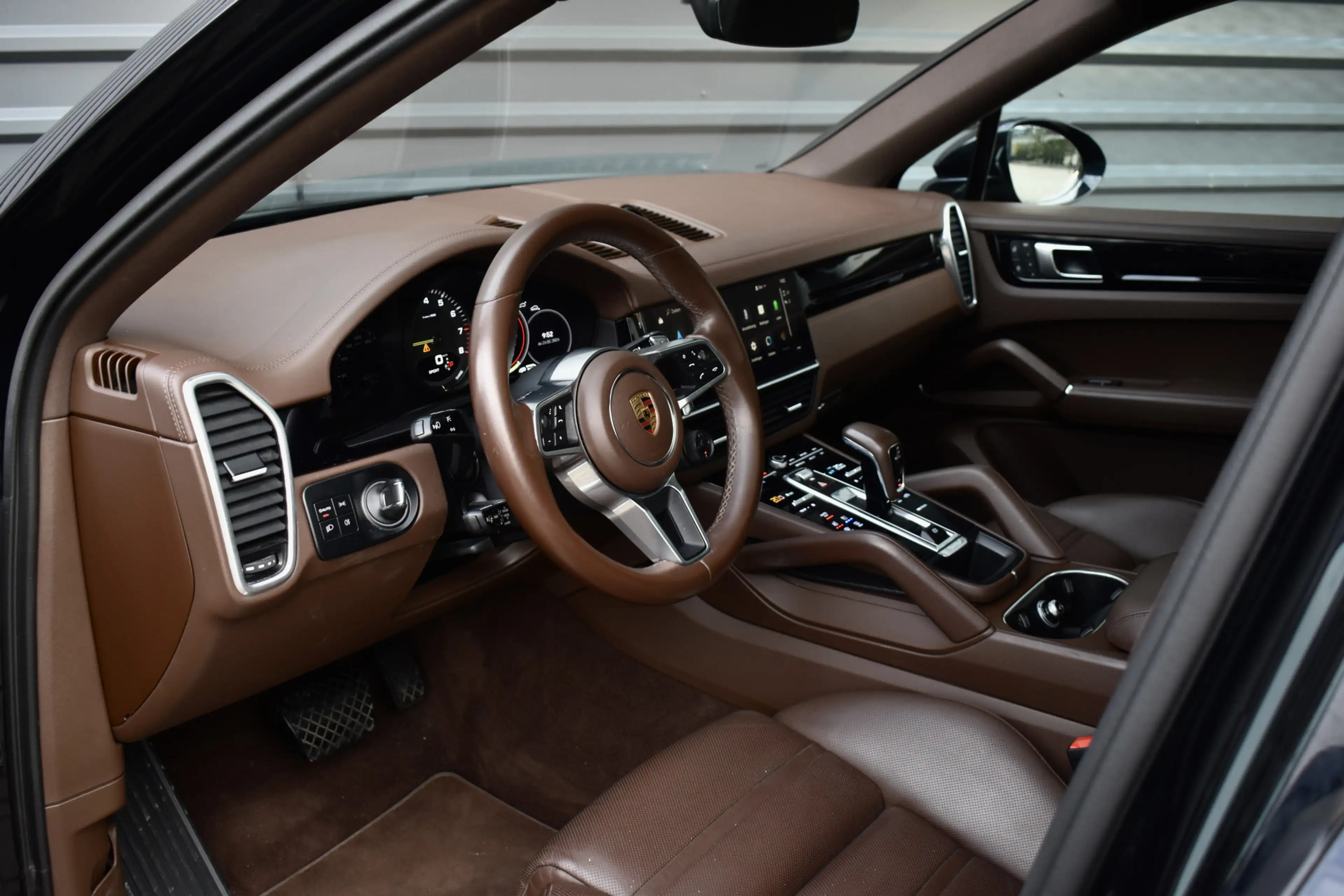 Porsche Cayenne Coupé 3.0 E-Hybrid Platinum Edition SportDesign | — photo 15