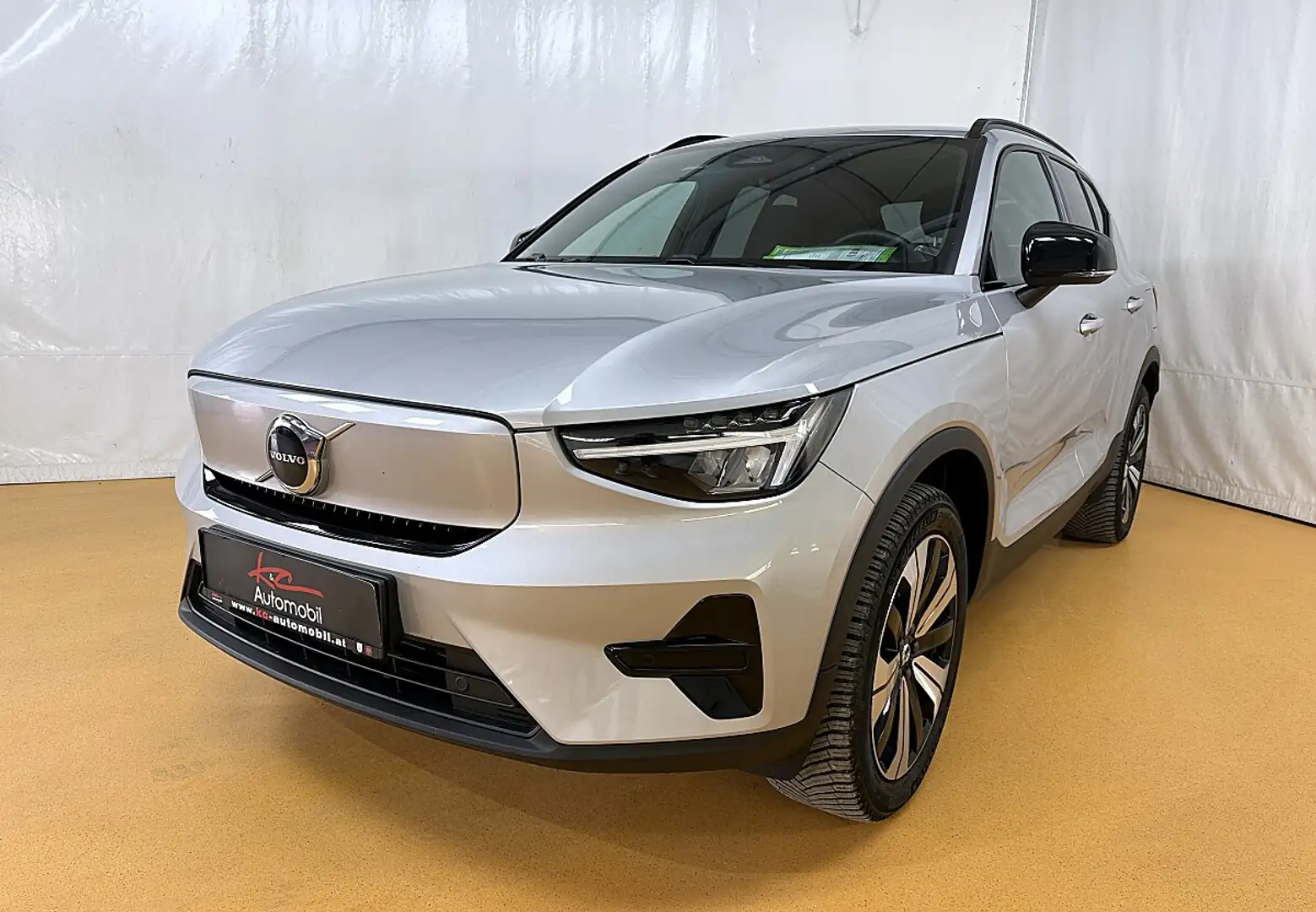 Volvo XC40 Recharge Pure Electric 78kWh Recharge Twin Plus Grau - 1