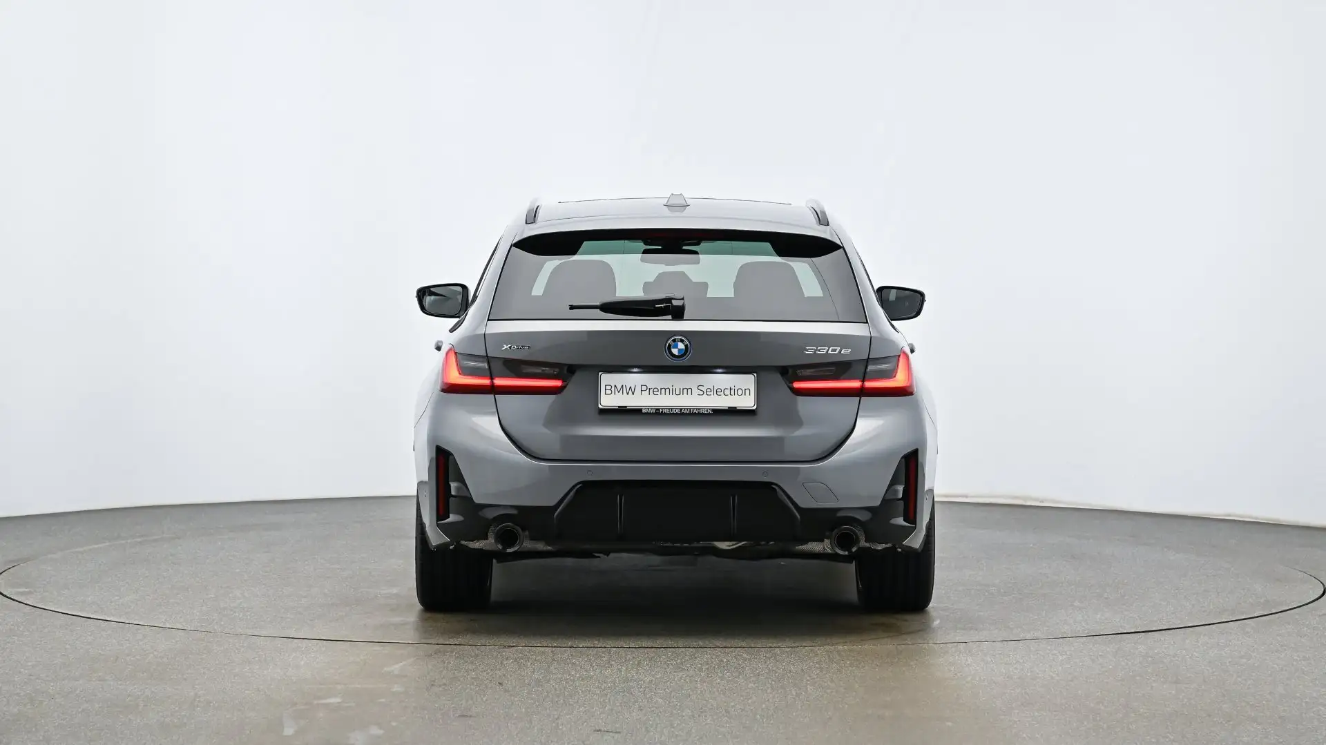 BMW 330 e xDrive Grau - 2