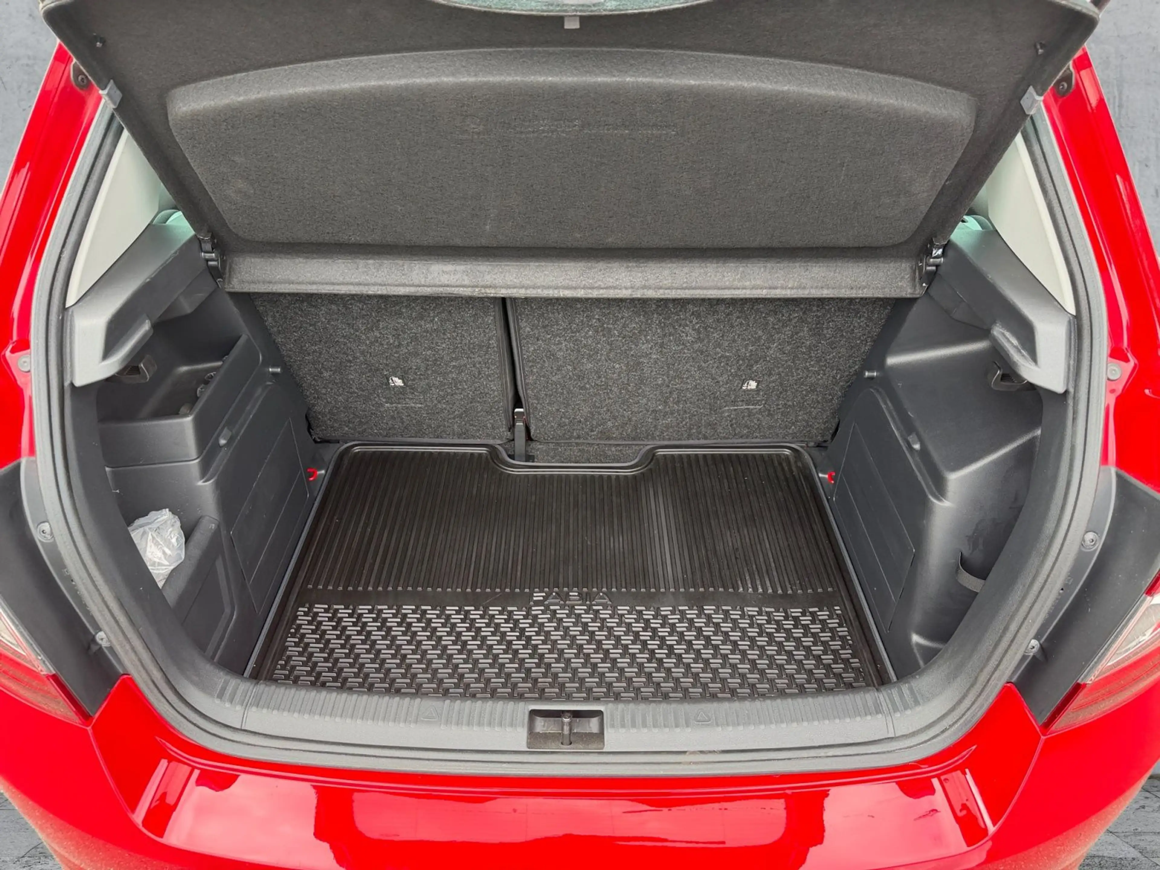 Skoda Fabia 1.0TSI DRIVE LED+NAV+APP+ACC+SHZ+2xPDC+DAB — photo 14