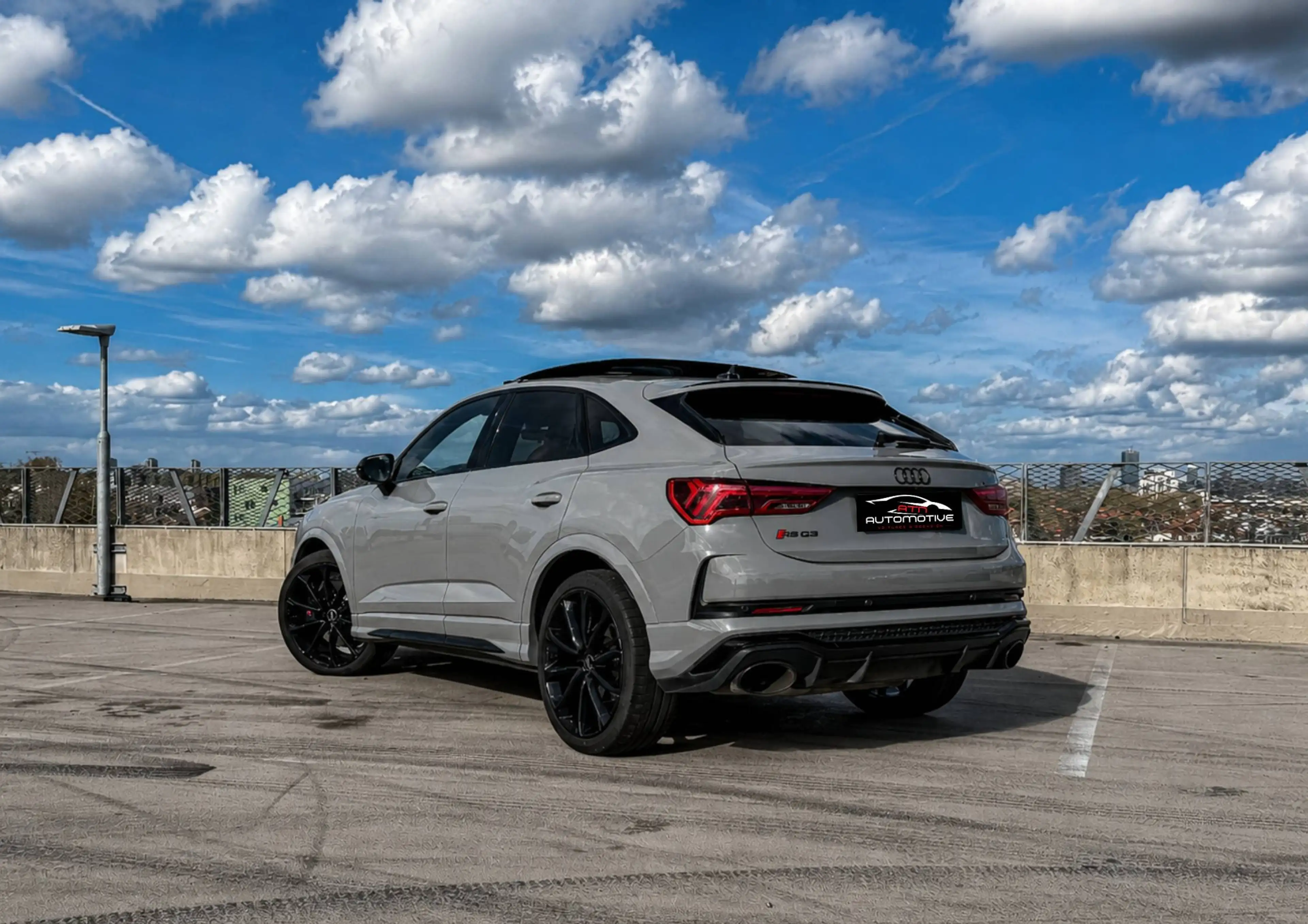 Audi RS Q3 SPORTBACK 2.5 TFSI QUATTRO S TRONIC / CARPLAY / PANO / SONOS / ENTRET. COMPLET / GARANTIE 12 MOIS — photo 3