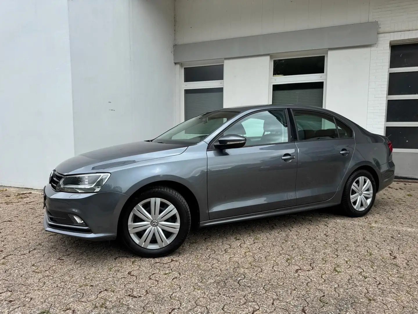 Volkswagen Jetta 1.2 TSI Comfortline BMT 1.Hand PDC TOP! Grey - 2